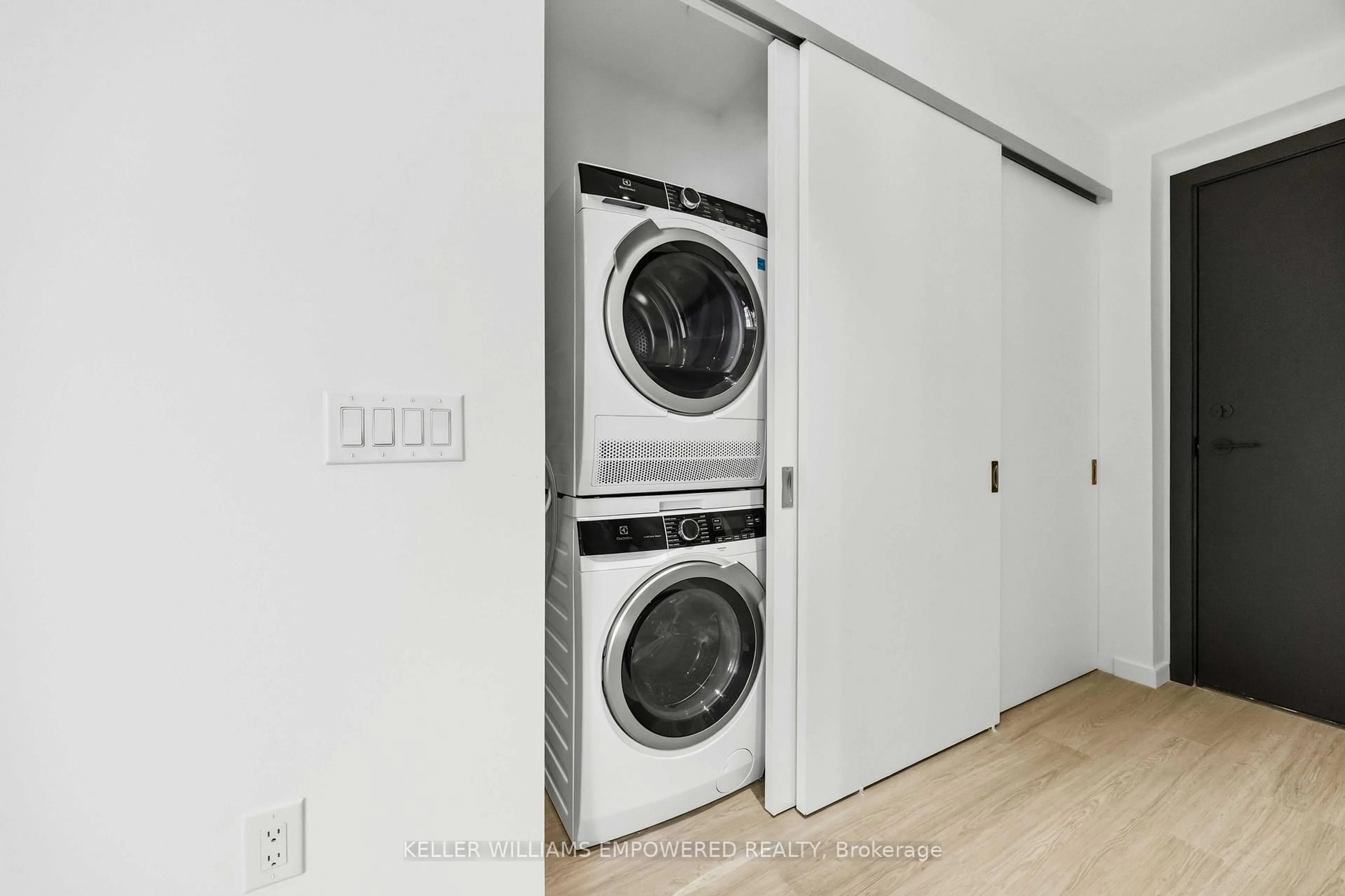 Laundry room for 689 The Queensway St #231, Toronto Ontario M8Y 1L1