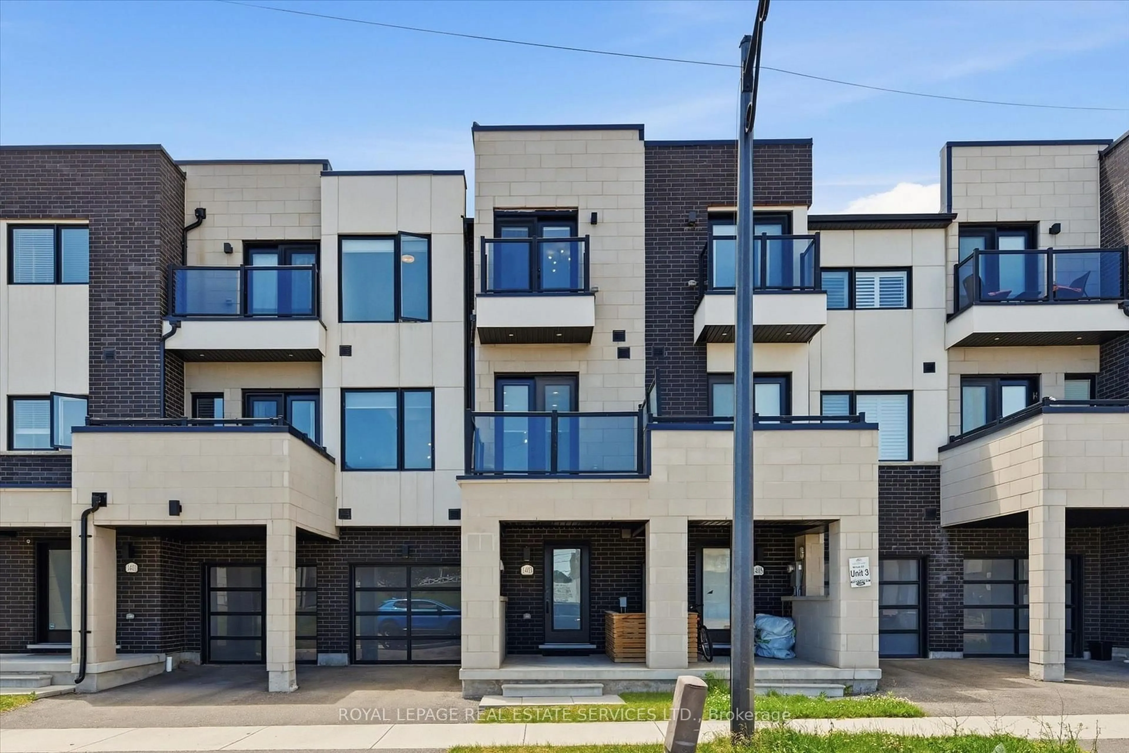 Home with brick exterior material, street for 1403 Clarriage Crt, Milton Ontario L9E 1L6