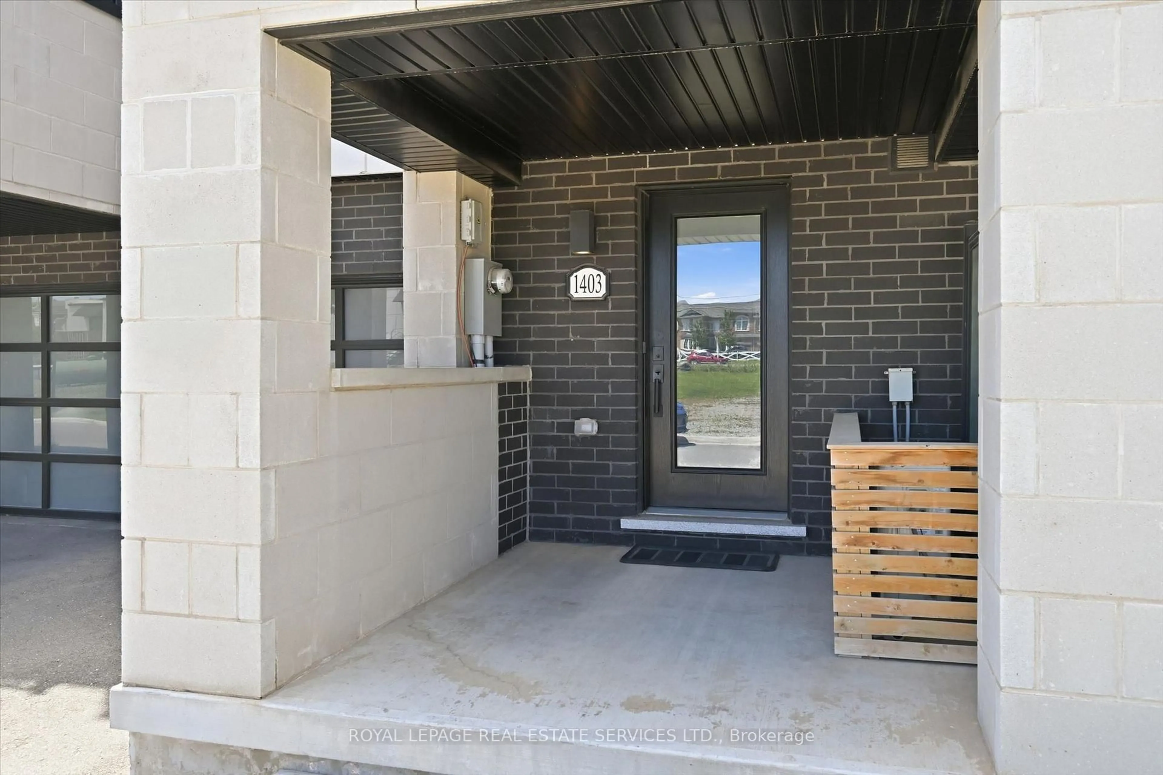 Unknown for 1403 Clarriage Crt, Milton Ontario L9E 1L6