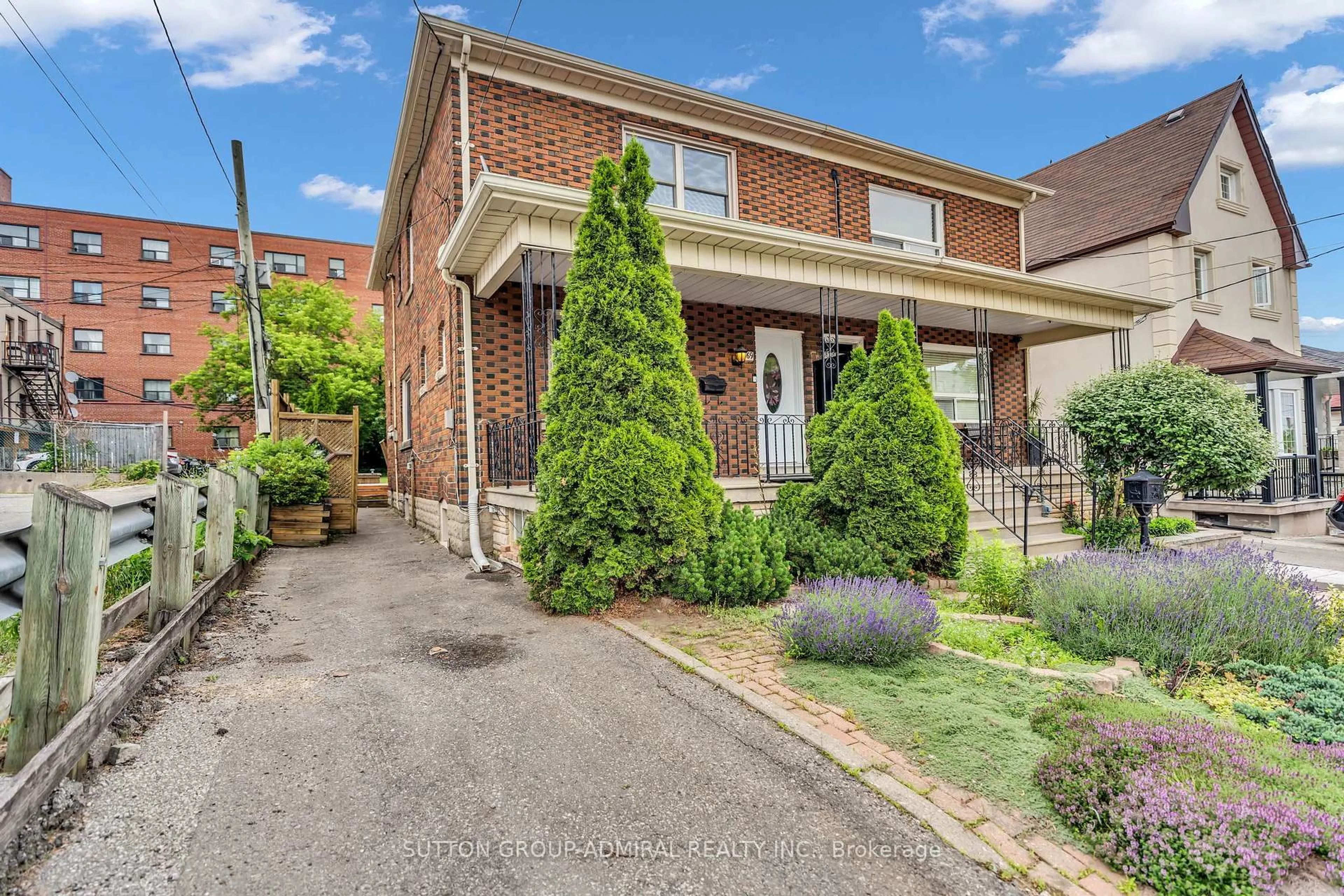 Home with brick exterior material, street for 569 Nairn Ave, Toronto Ontario L5N 4P6