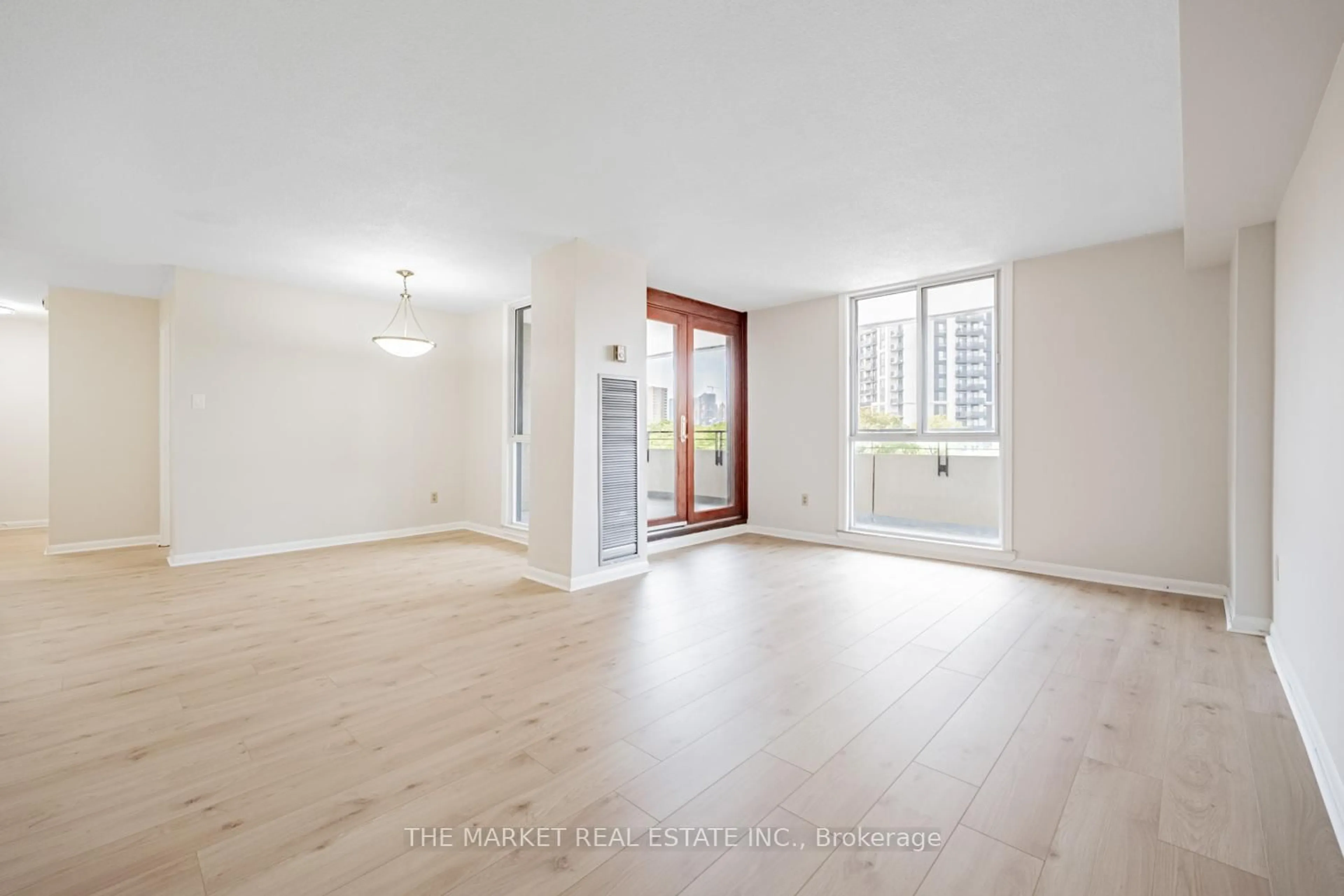A pic of a room for 1320 Mississauga Valley Blvd #507, Mississauga Ontario L5A 3S9