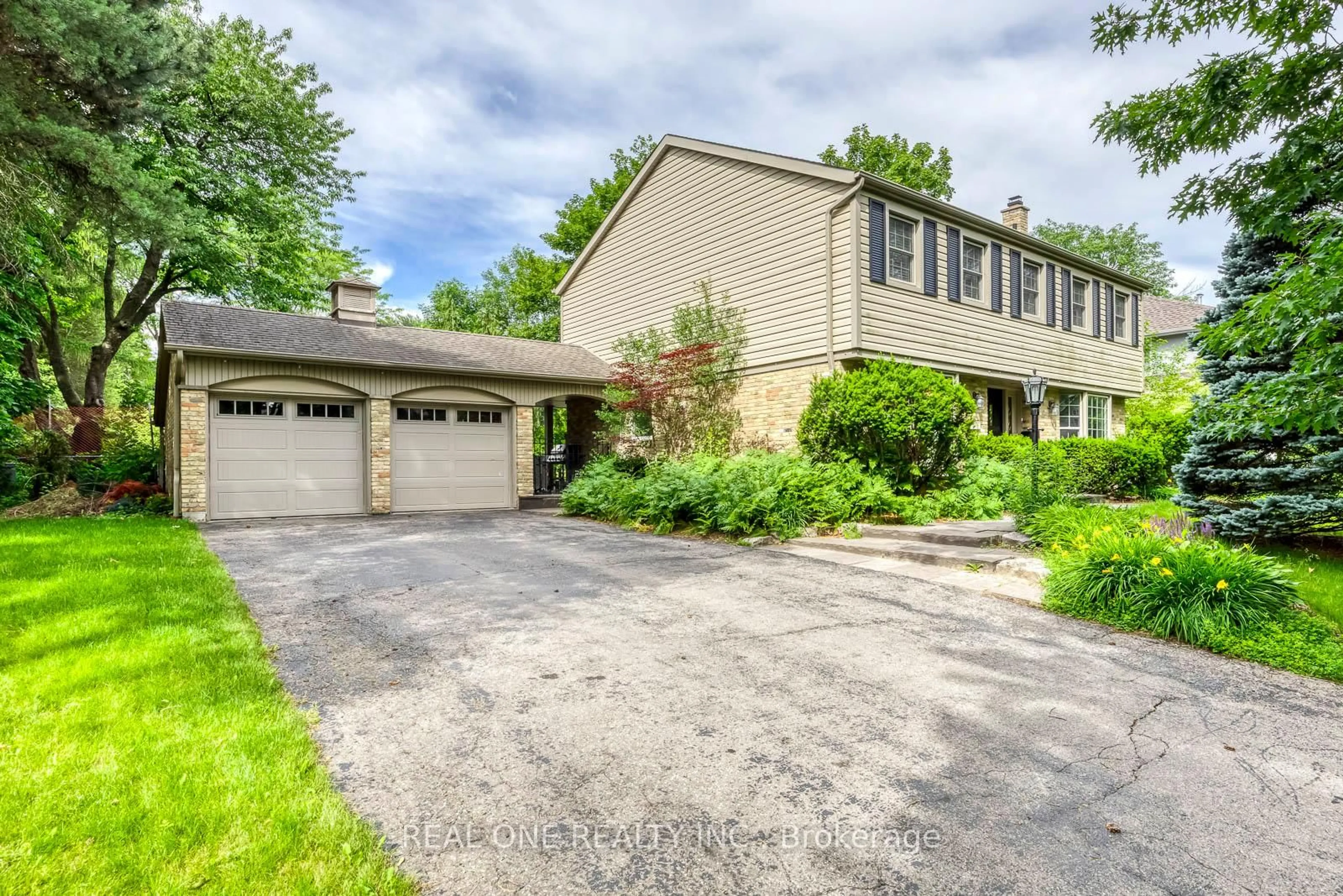 Unknown for 120 Blyth Cres, Oakville Ontario L6J 5H6