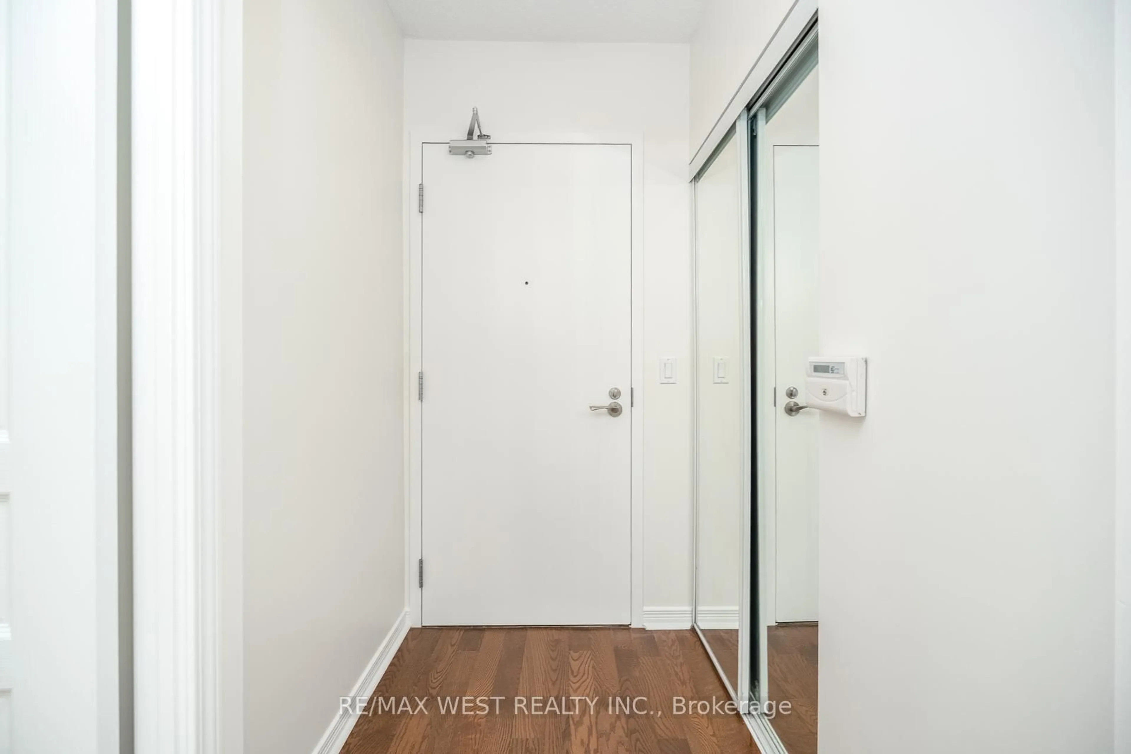 Indoor entryway for 2240 Lakeshore Blvd #908, Toronto Ontario M8V 0B1