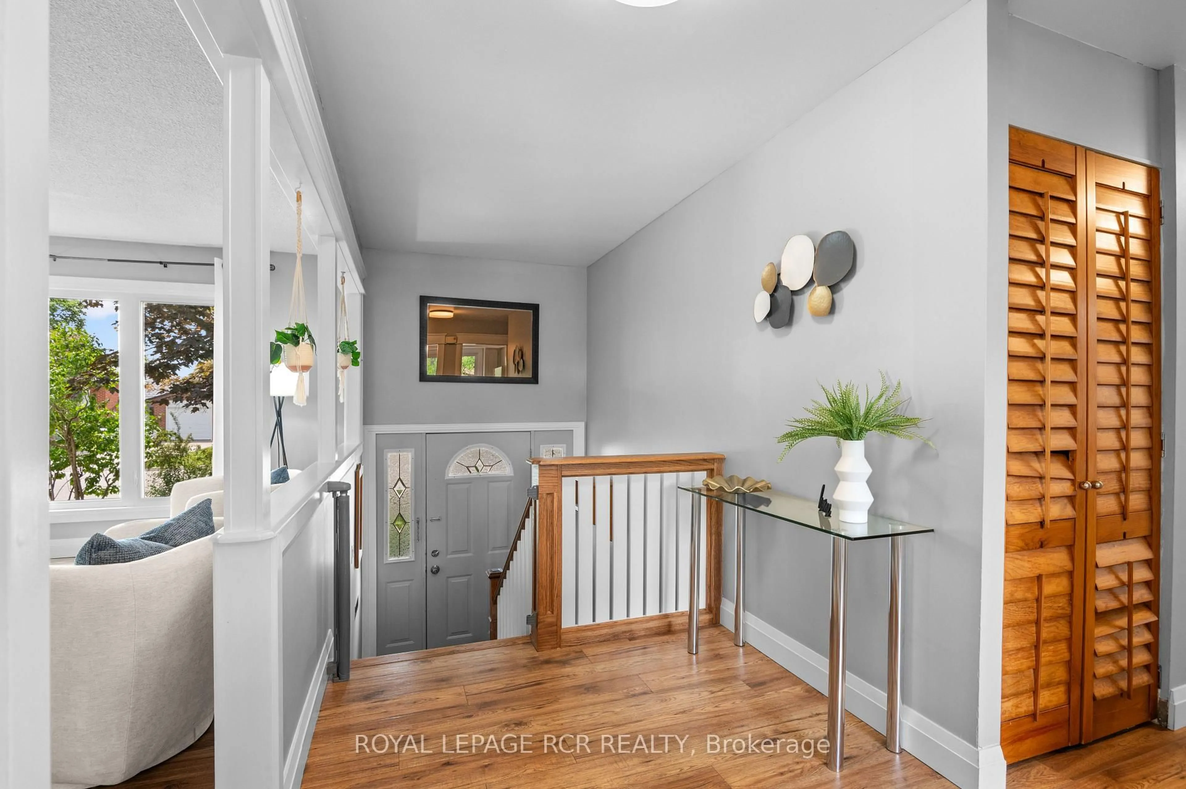 Indoor entryway for 94 Morgandale Cres, Orangeville Ontario L9W 3C7