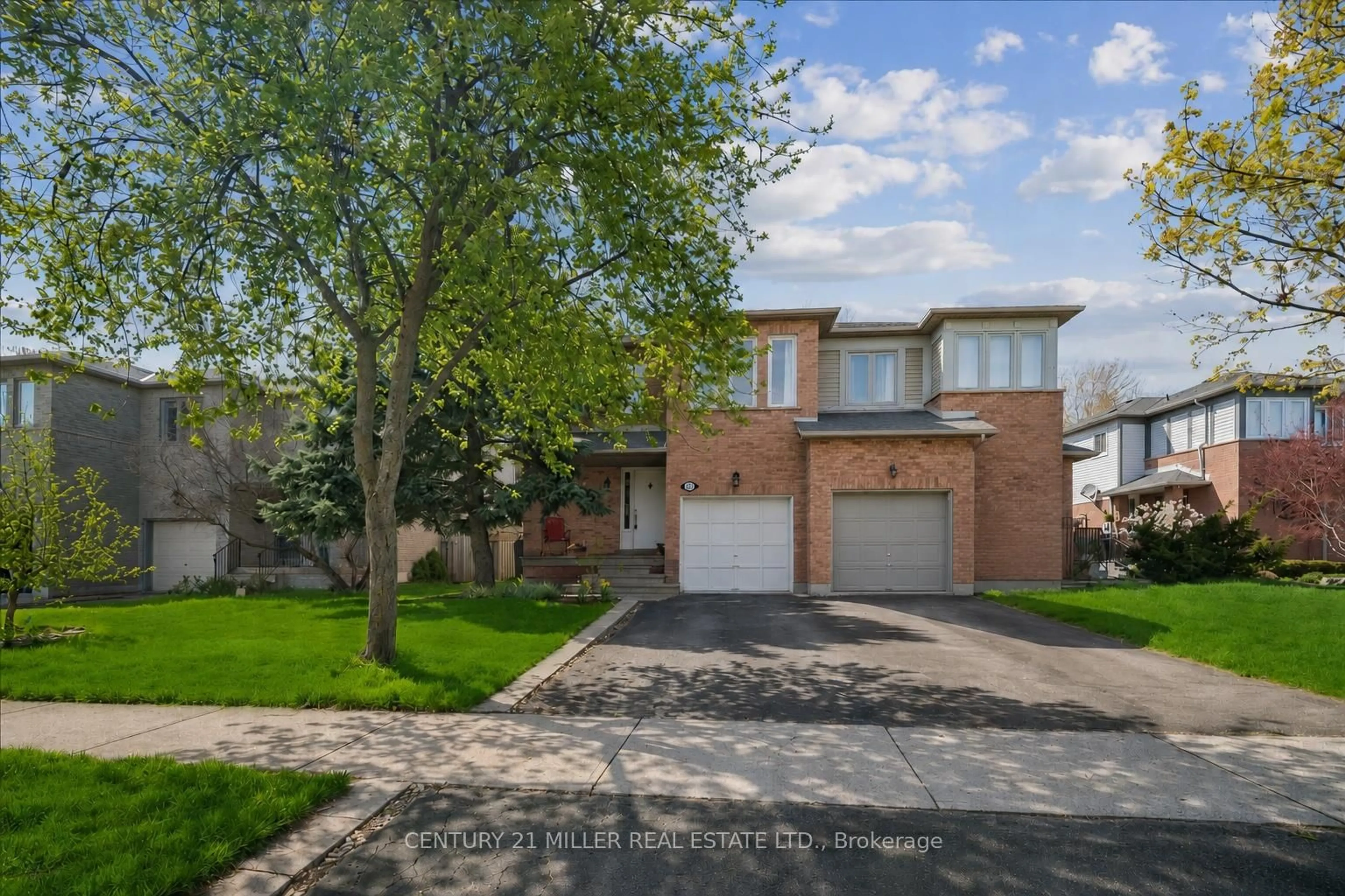 Home with brick exterior material, street for 421 Levanna Lane, Oakville Ontario L6H 6B8