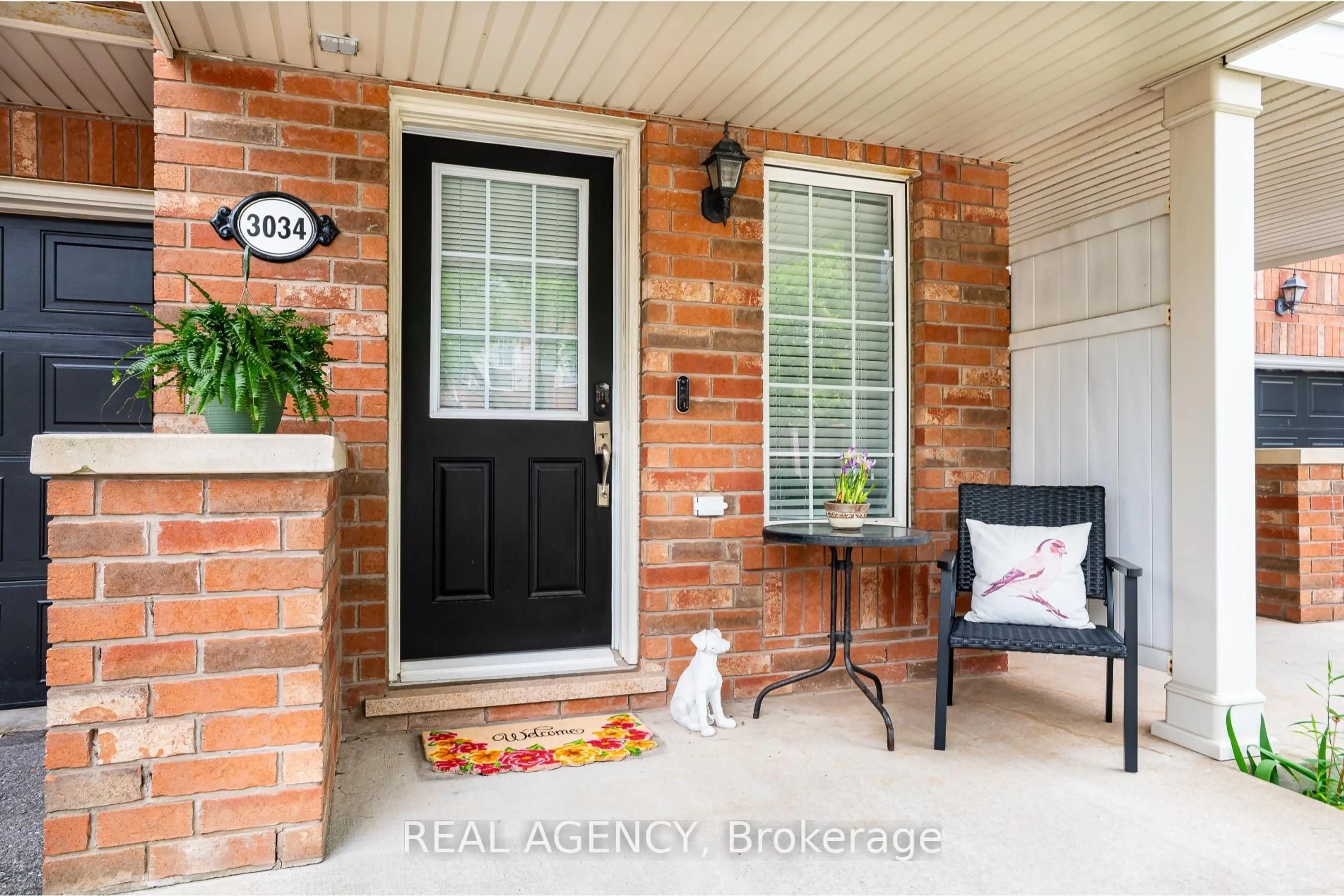 Indoor entryway for 3034 Dewridge Ave, Oakville Ontario L6M 5H9