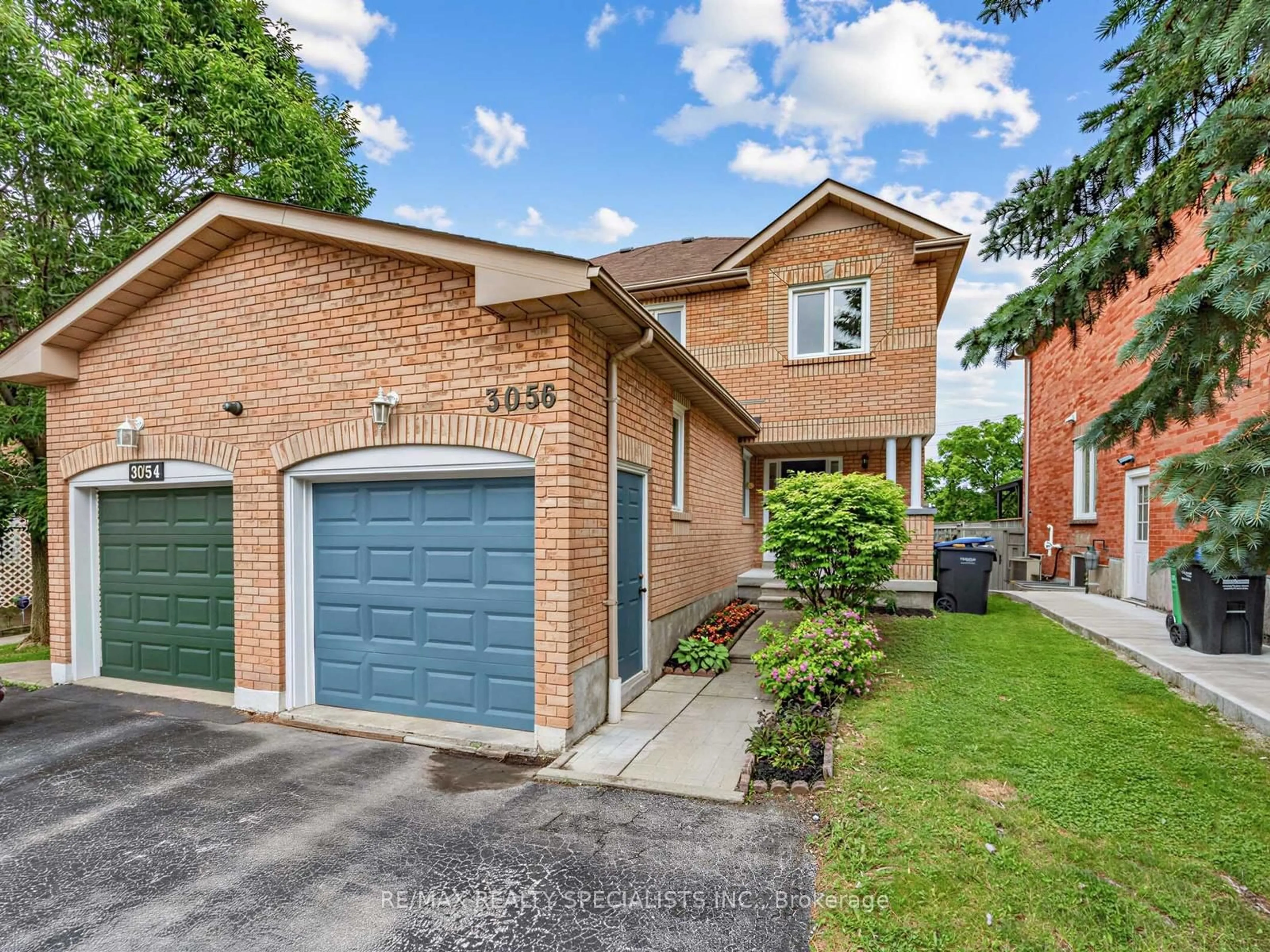Home with brick exterior material, street for 3056 Pendleton Rd, Mississauga Ontario L5N 7C6