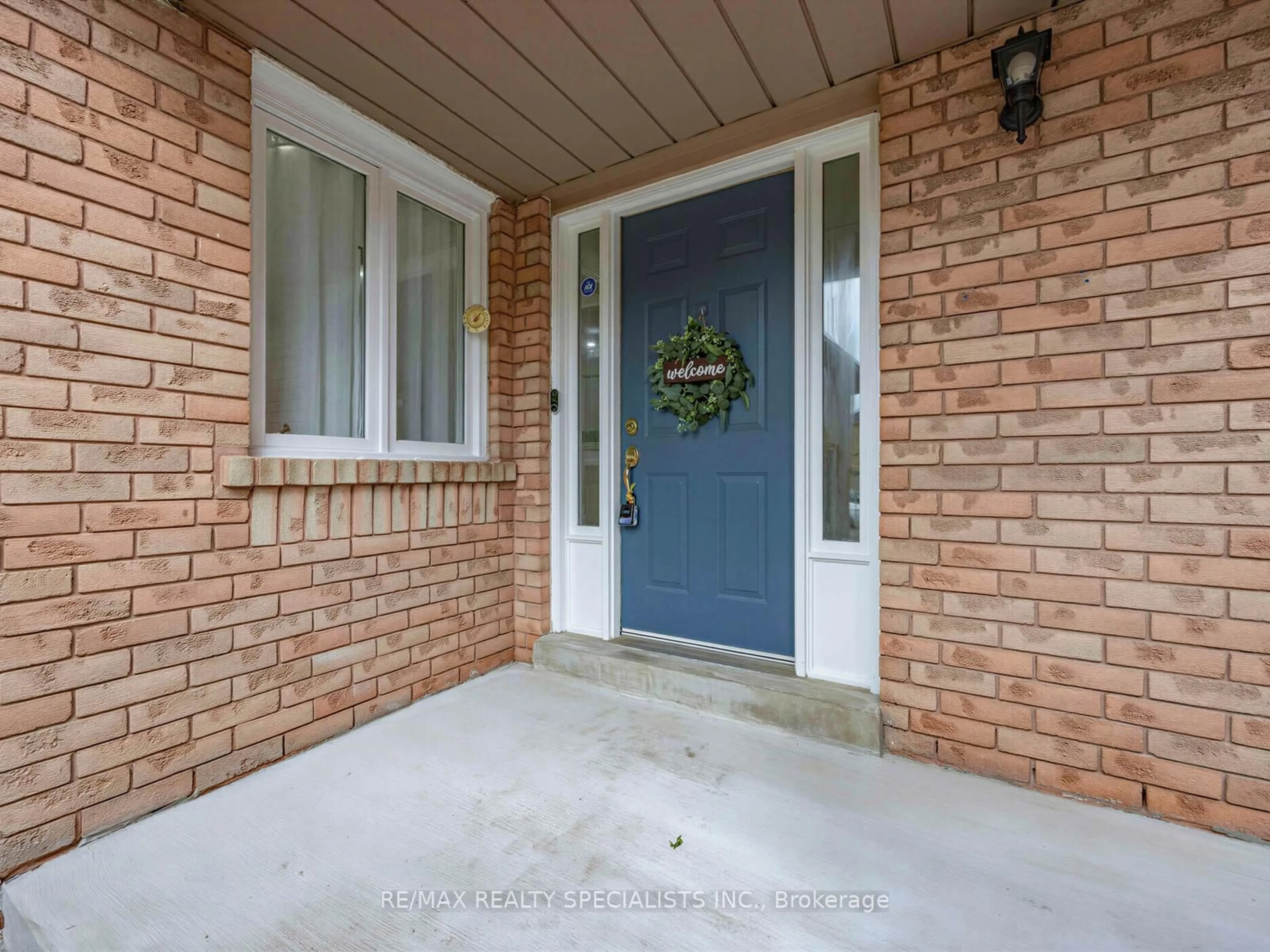 Home with brick exterior material, street for 3056 Pendleton Rd, Mississauga Ontario L5N 7C6