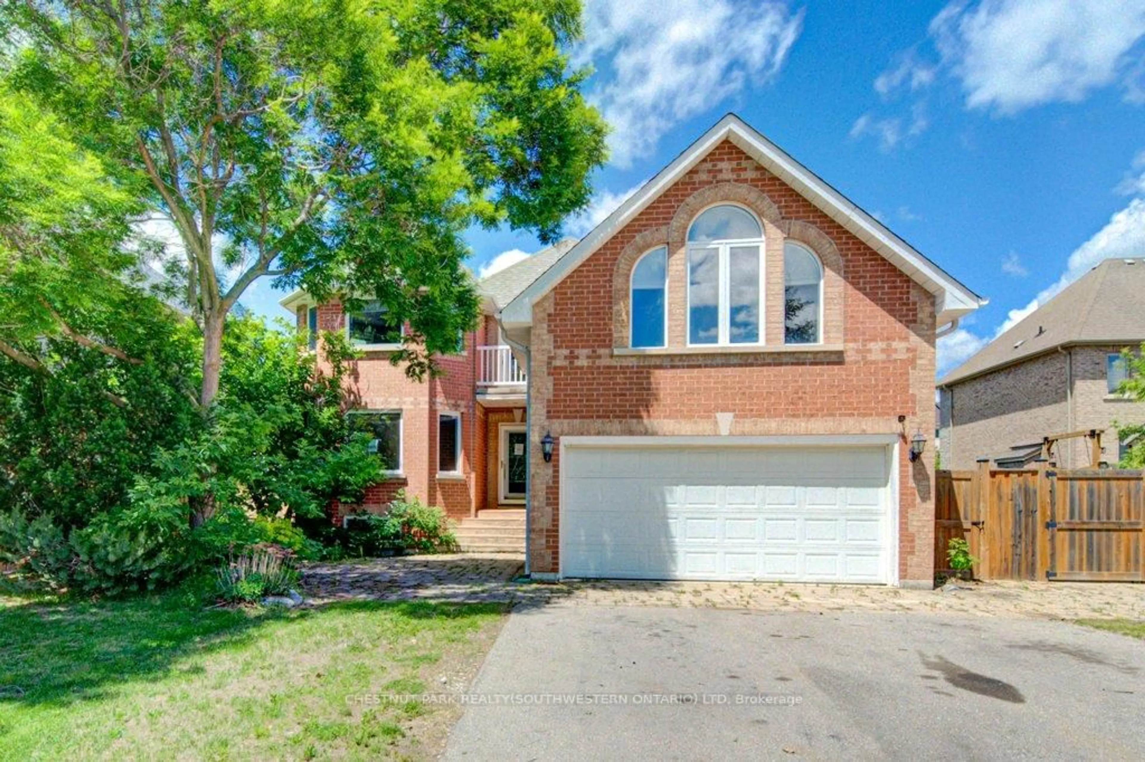 Home with brick exterior material, street for 14 Antrim Crt, Caledon Ontario L7C 1R1