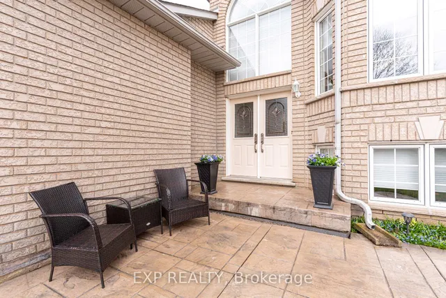 13 Blueberry Hill Crt, Caledon 2