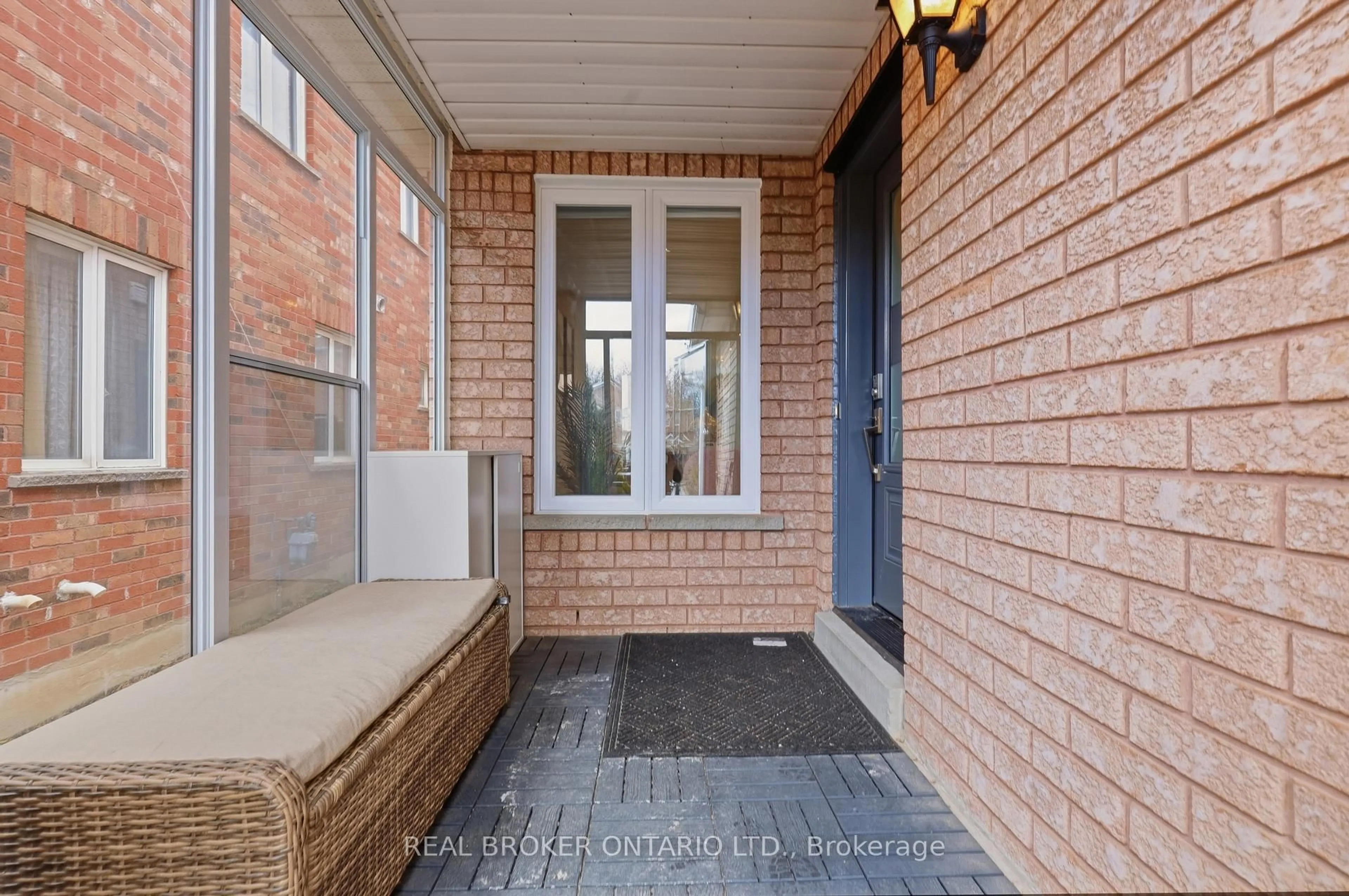 Unknown for 580 Summer Park Cres, Mississauga Ontario L5B 4E9