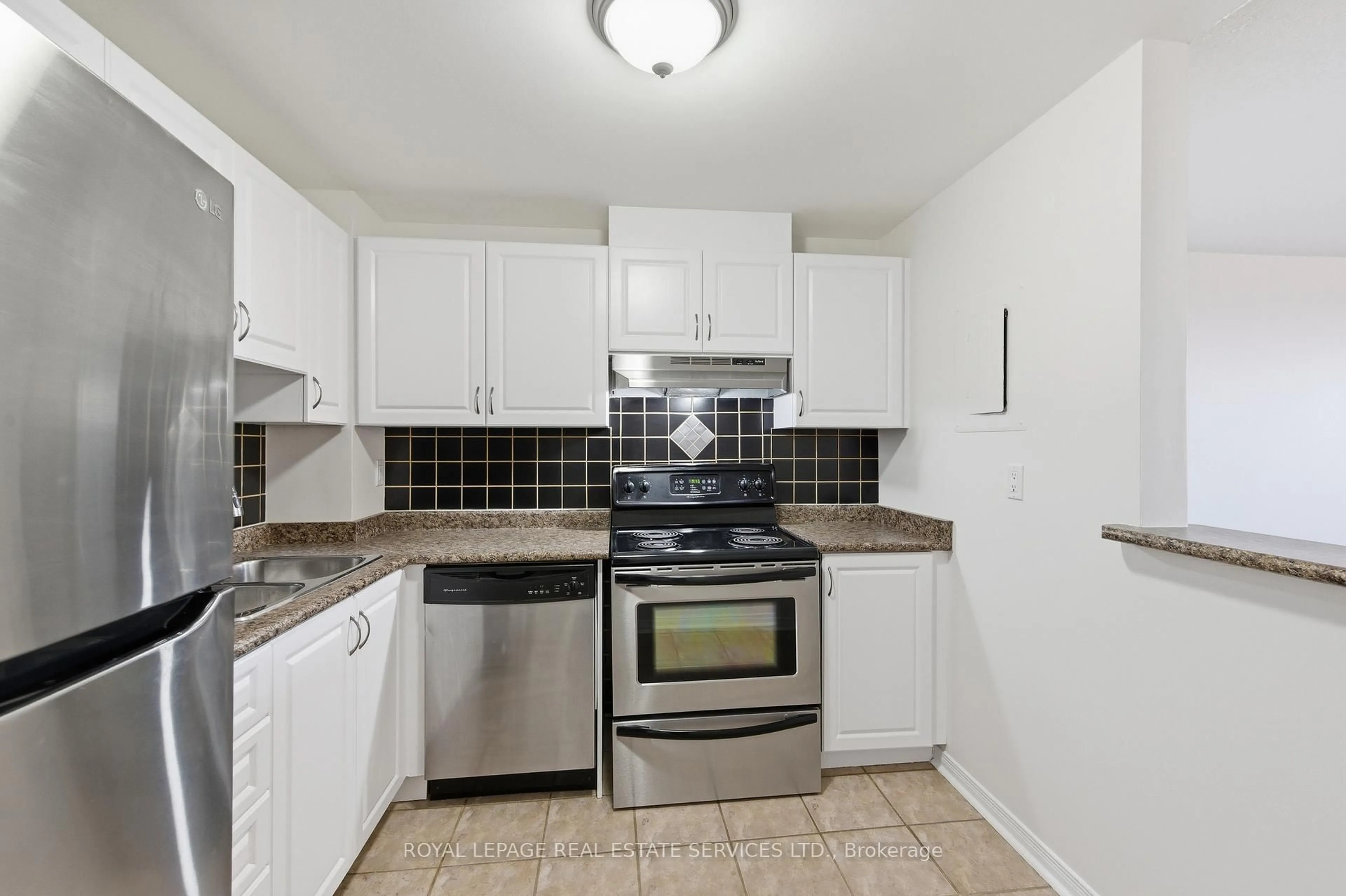 Standard kitchen, unknown for 6720 Glen Erin Dr #904, Mississauga Ontario L5N 3K8
