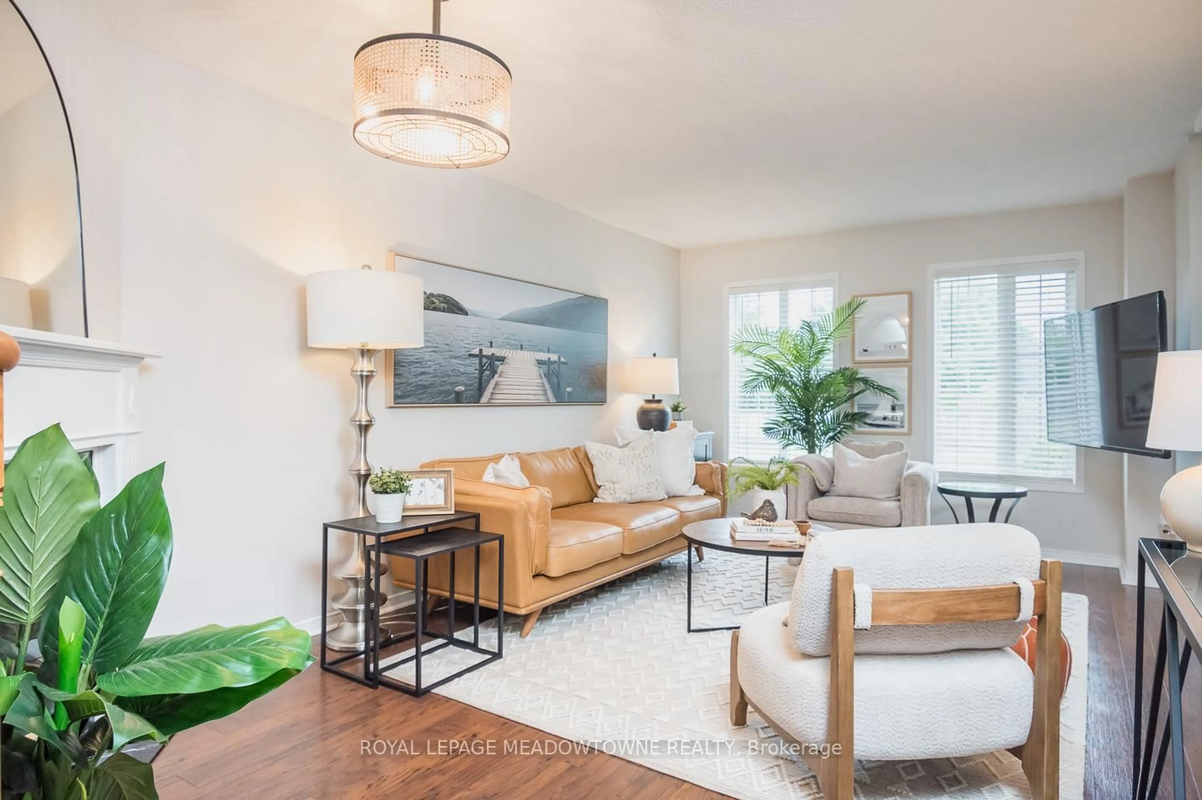 Living room with furniture, unknown for 88 Manley Lane, Milton Ontario L9T 5N9