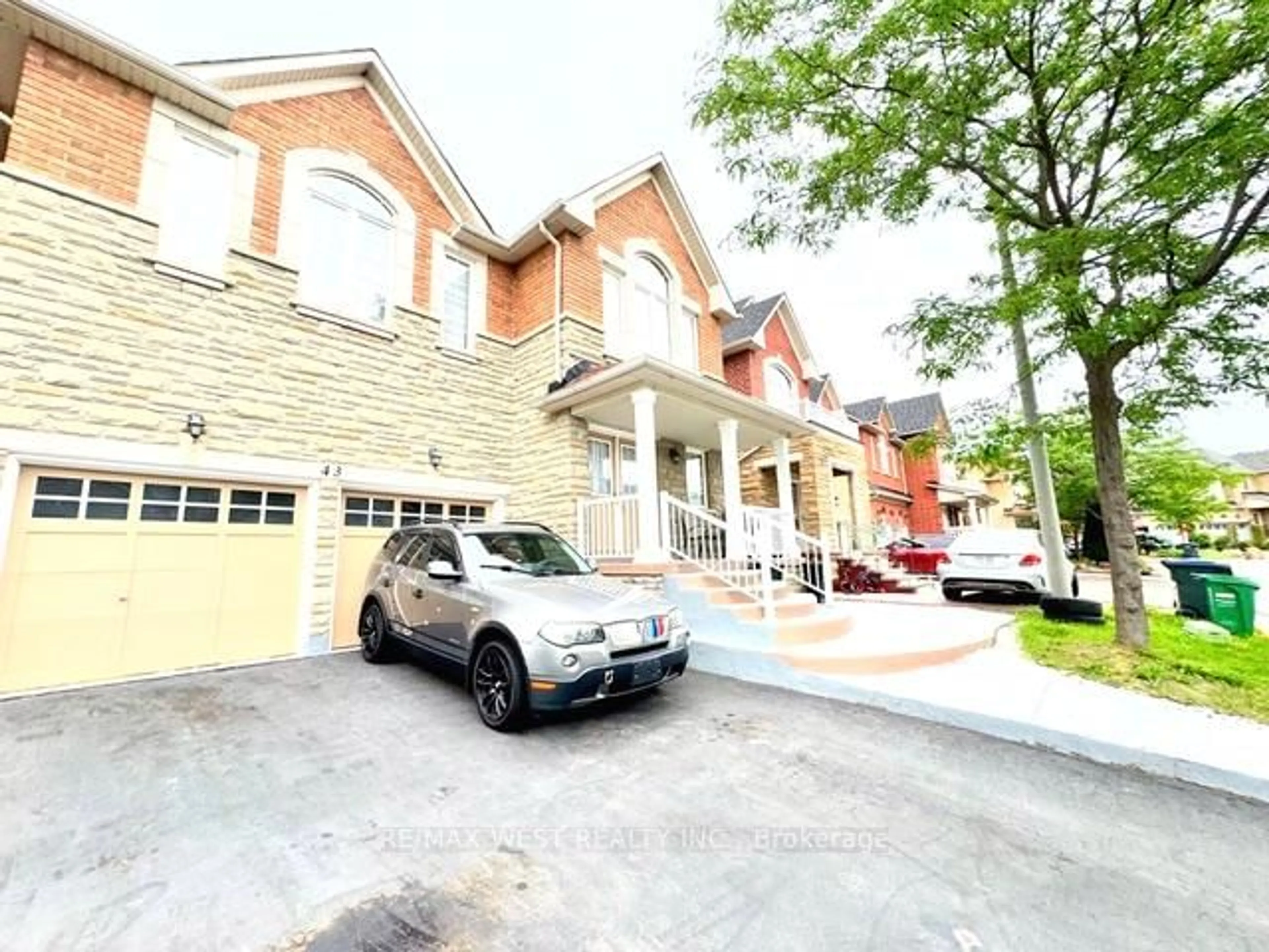 Home with brick exterior material, street for 43 Tatra Cres, Brampton Ontario L6Y 0K5