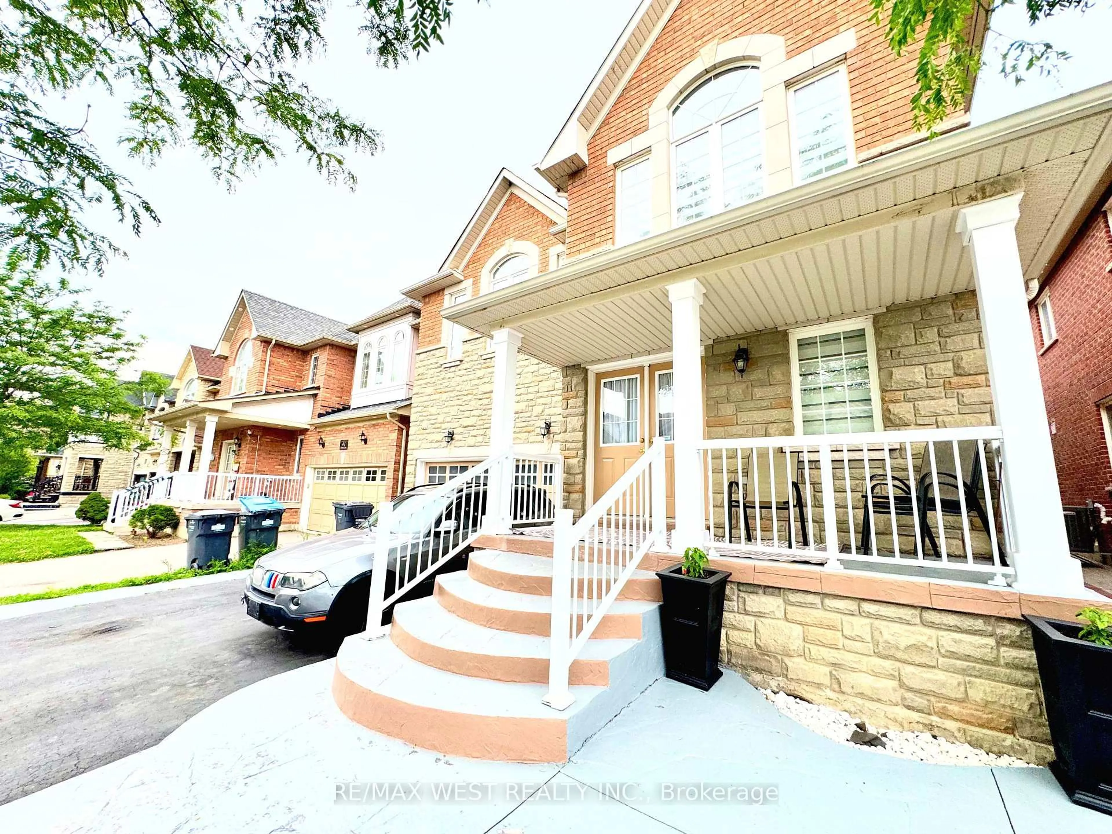 Unknown for 43 Tatra Cres, Brampton Ontario L6Y 0K5