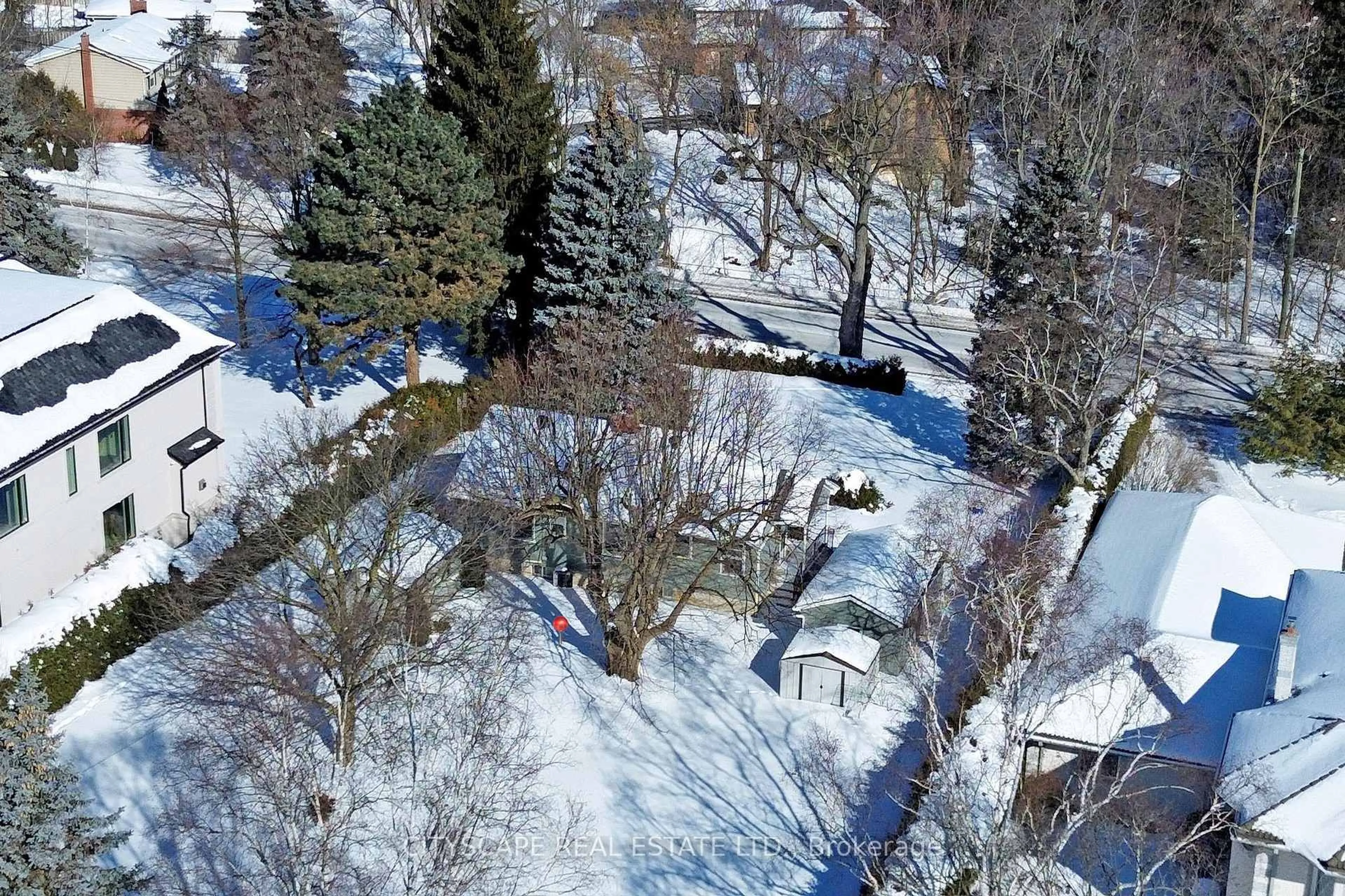 A pic from outside/outdoor area/front of a property/back of a property/a pic from drone, street for 392 Fourth Line, Oakville Ontario L6L 5A4