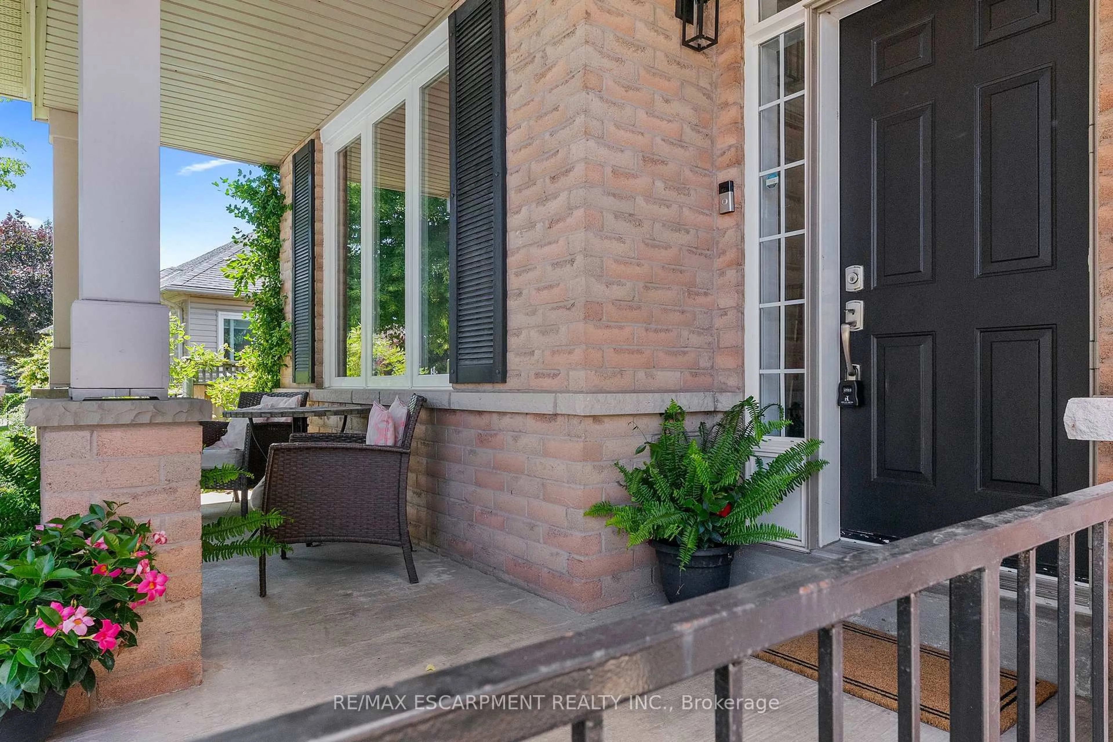 Home with brick exterior material, street for 2243 TURNBERRY Rd #37, Burlington Ontario L7M 4Y5
