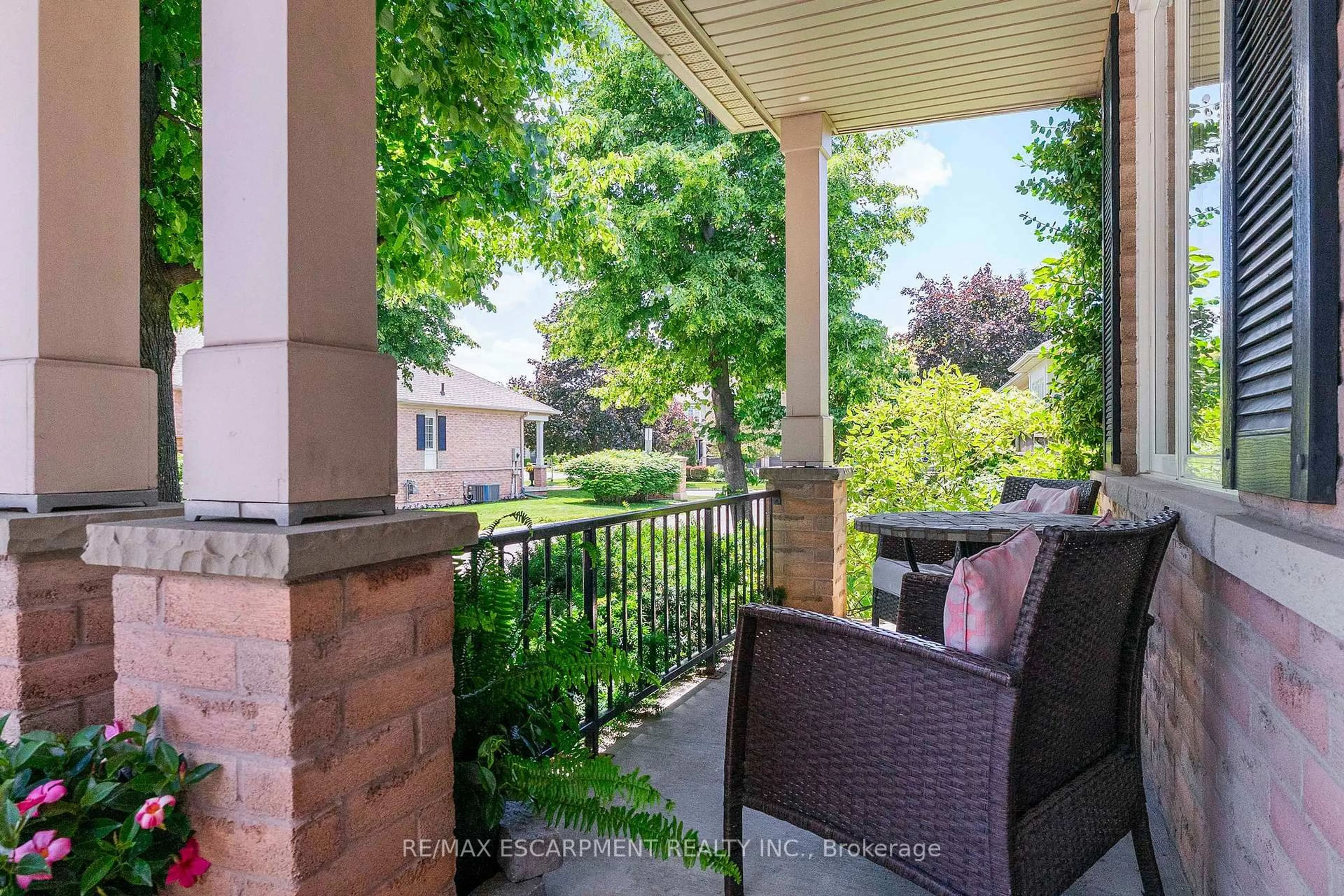 Patio, street for 2243 TURNBERRY Rd #37, Burlington Ontario L7M 4Y5
