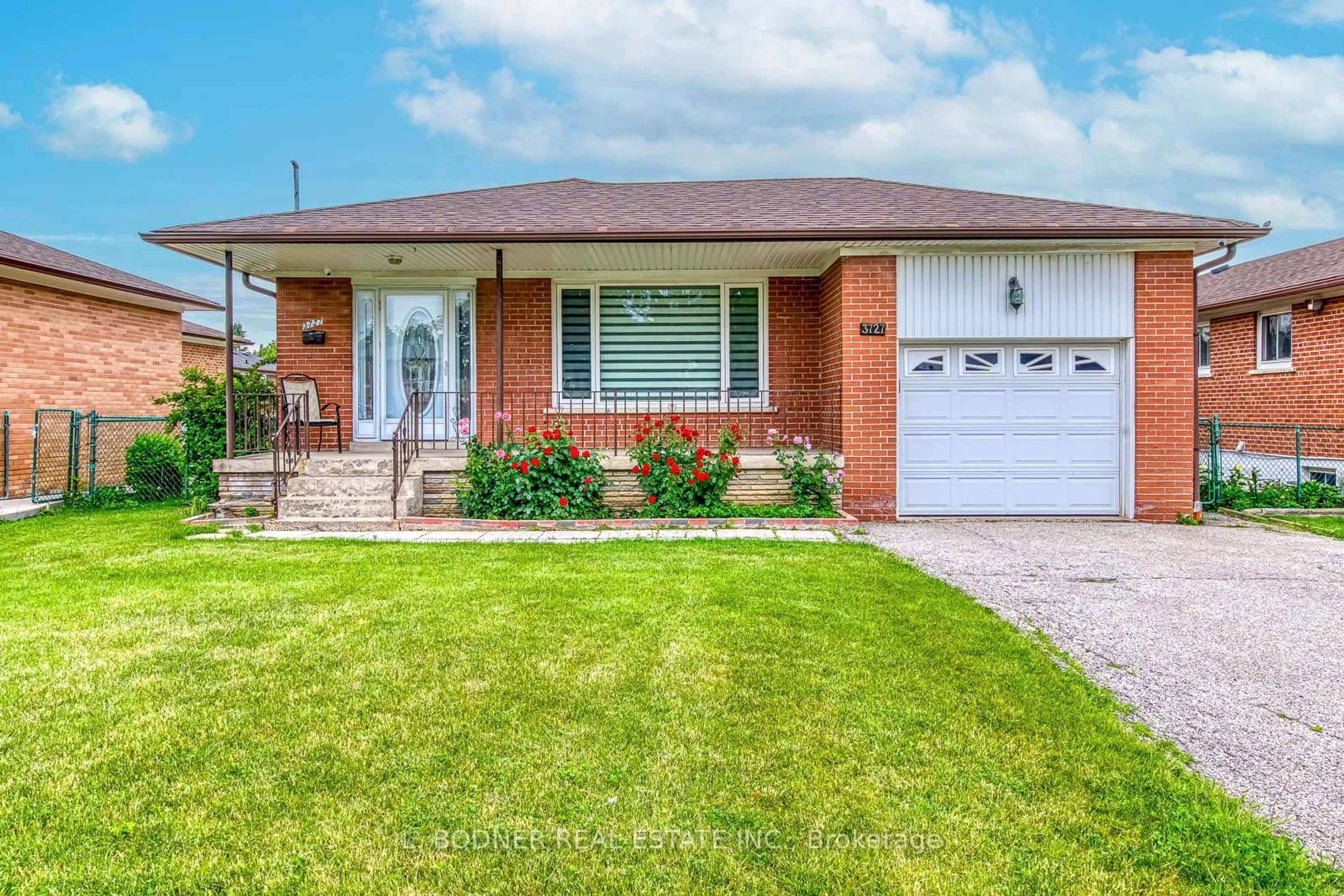 Home with brick exterior material, street for 3727 Morning Star Dr, Mississauga Ontario L4T 1Y6