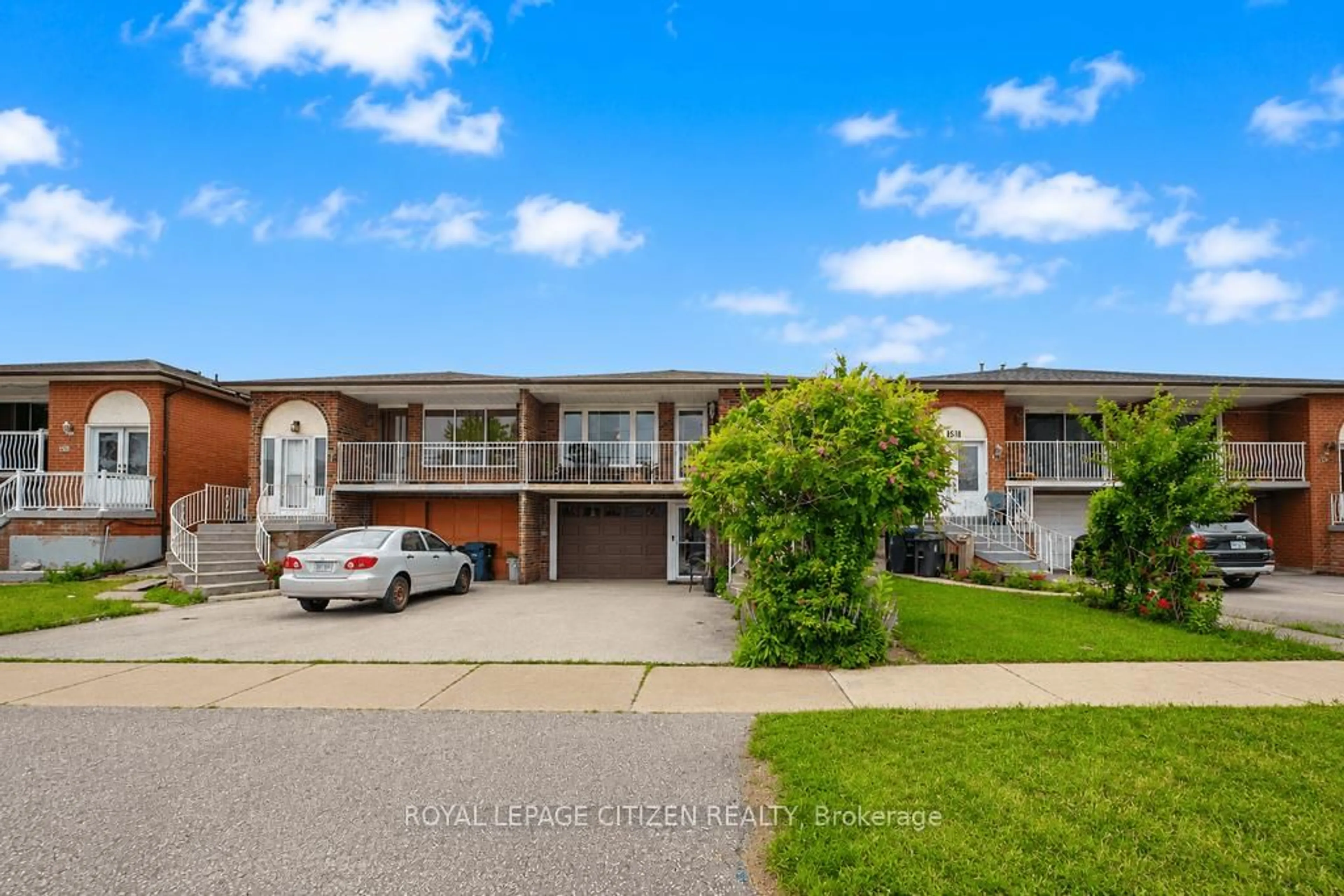A pic from outside/outdoor area/front of a property/back of a property/a pic from drone, street for 55 Kittiwake Ave, Toronto Ontario M9V 4P5