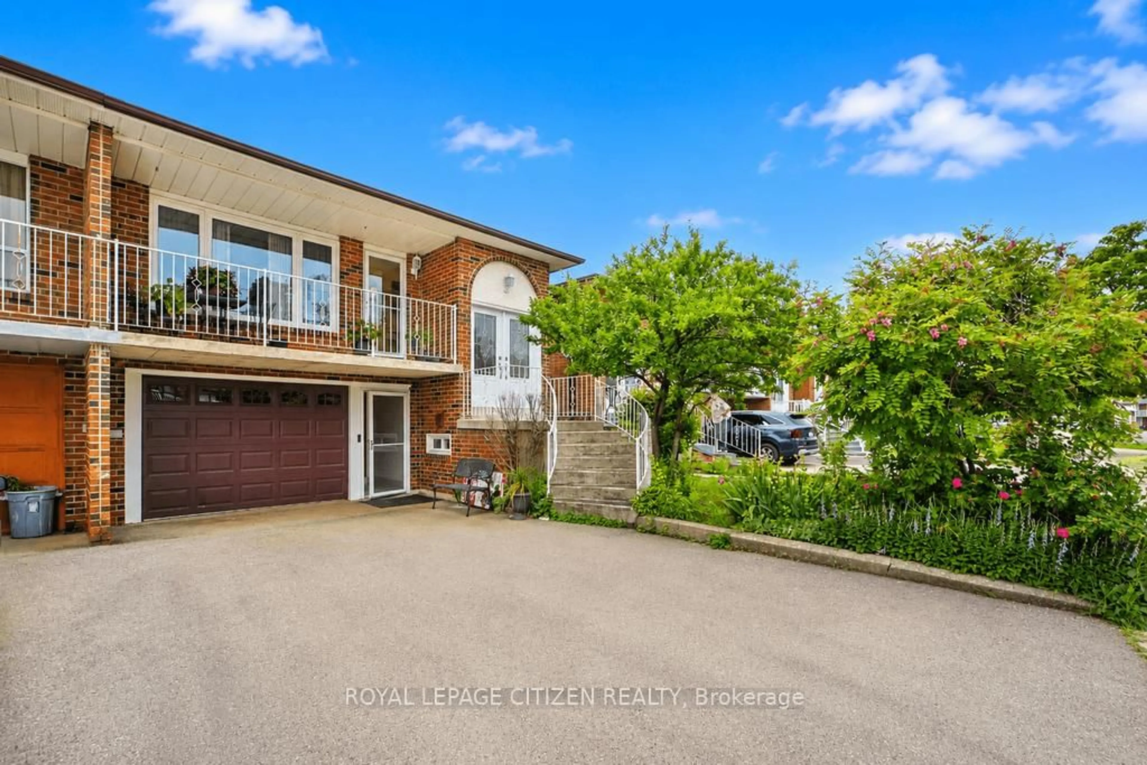 A pic from outside/outdoor area/front of a property/back of a property/a pic from drone, unknown for 55 Kittiwake Ave, Toronto Ontario M9V 4P5