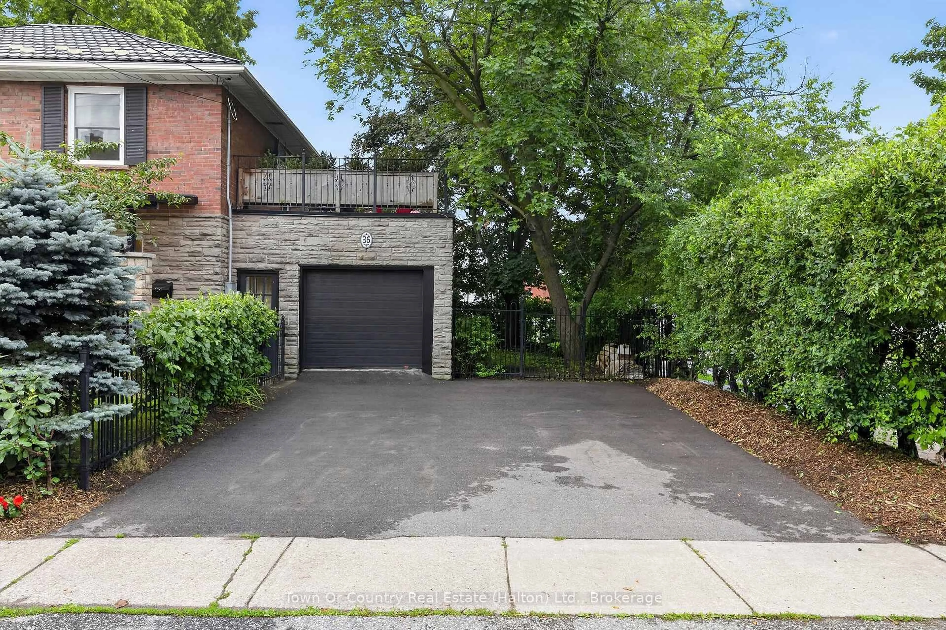 Unknown for 36 Willow St, Halton Hills Ontario L7J 1Z7