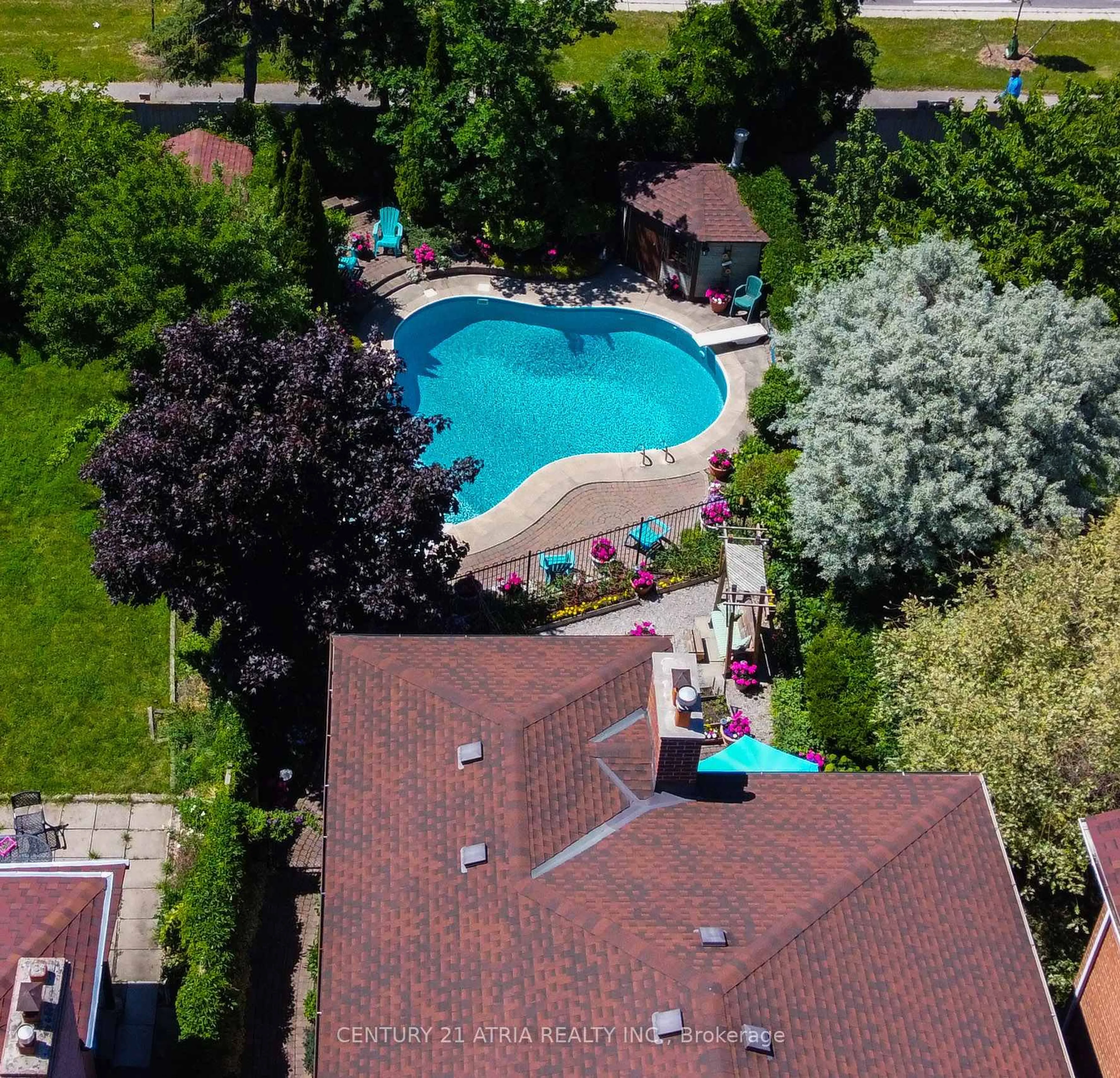 A pic from outside/outdoor area/front of a property/back of a property/a pic from drone, unknown for 4151 Tea Garden Circ, Mississauga Ontario L5B 2Y9