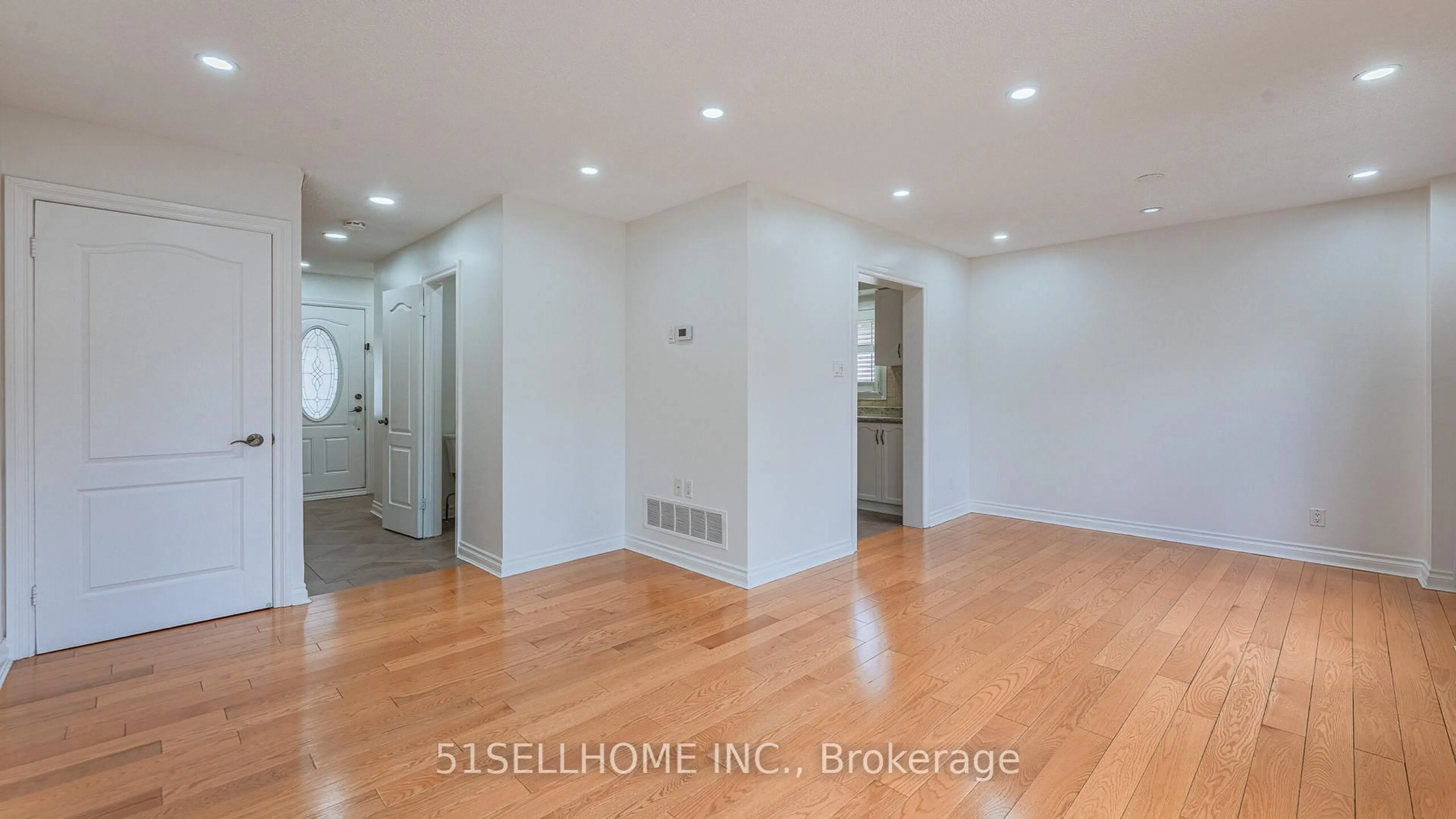 A pic of a room for 846 Savoy Cres, Mississauga Ontario L5R 3C7