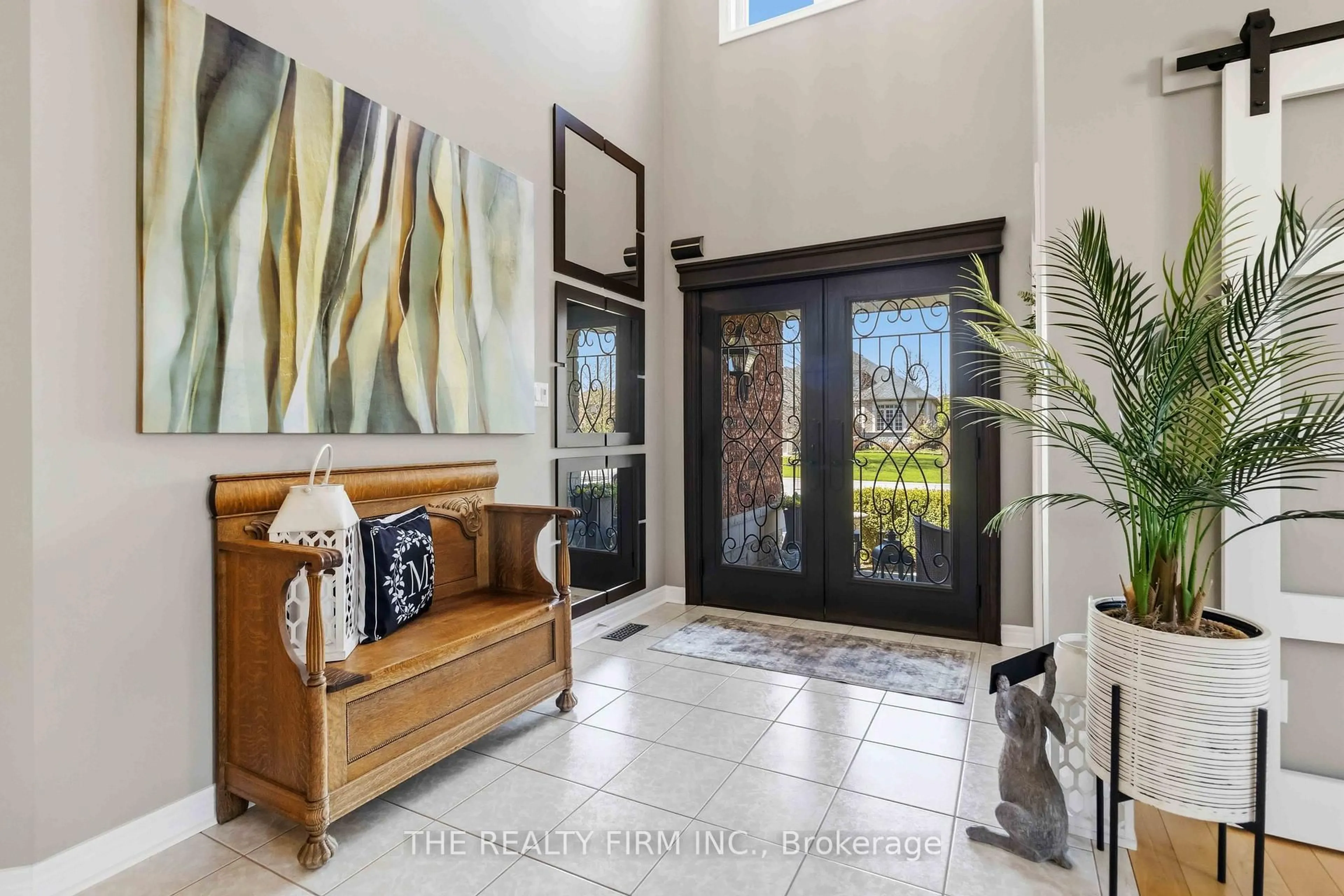 Indoor entryway for 3 Cliffcrest Crt, Caledon Ontario L7C 1C1