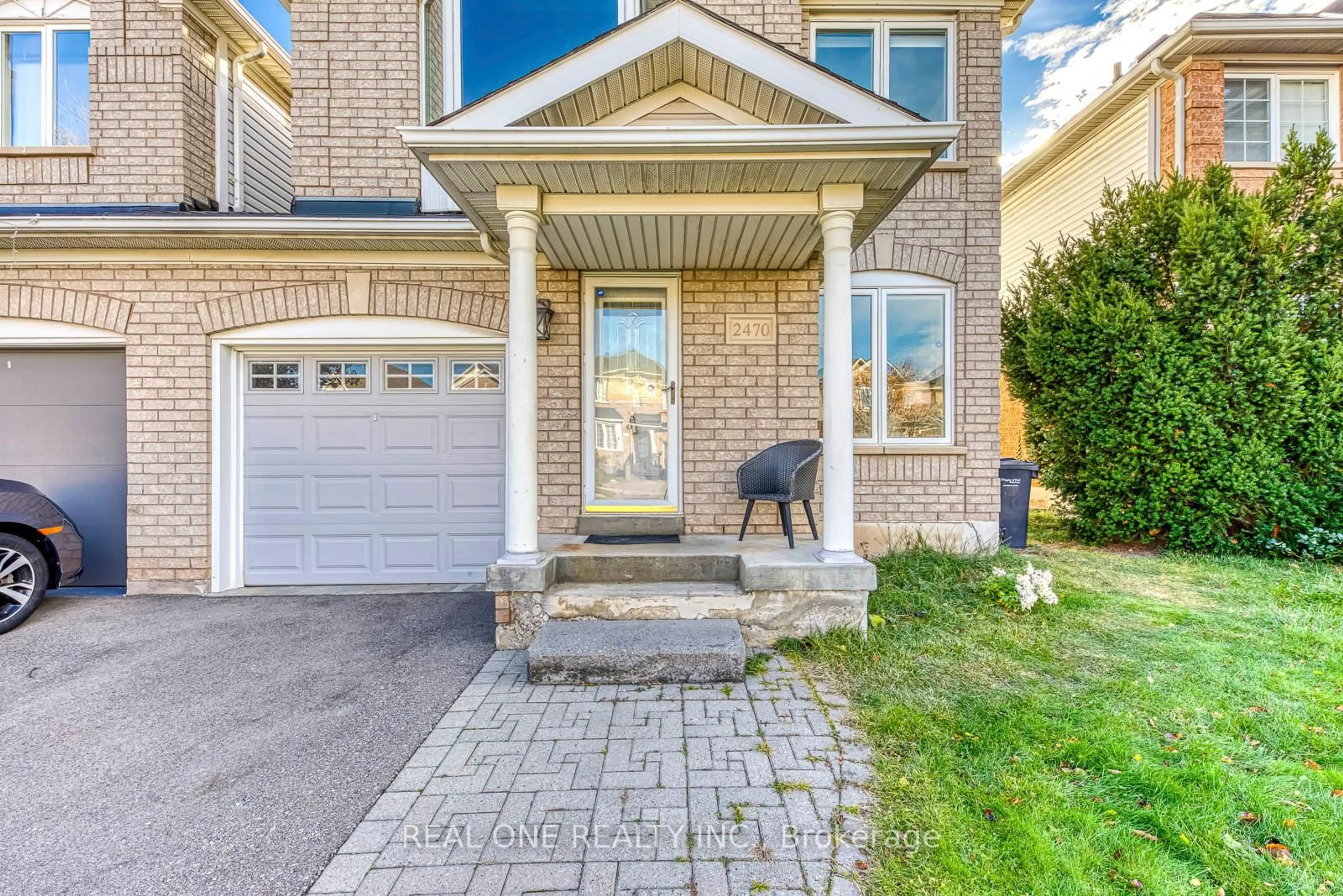 Home with brick exterior material, street for 2470 Bankside Dr, Mississauga Ontario L5M 6E6