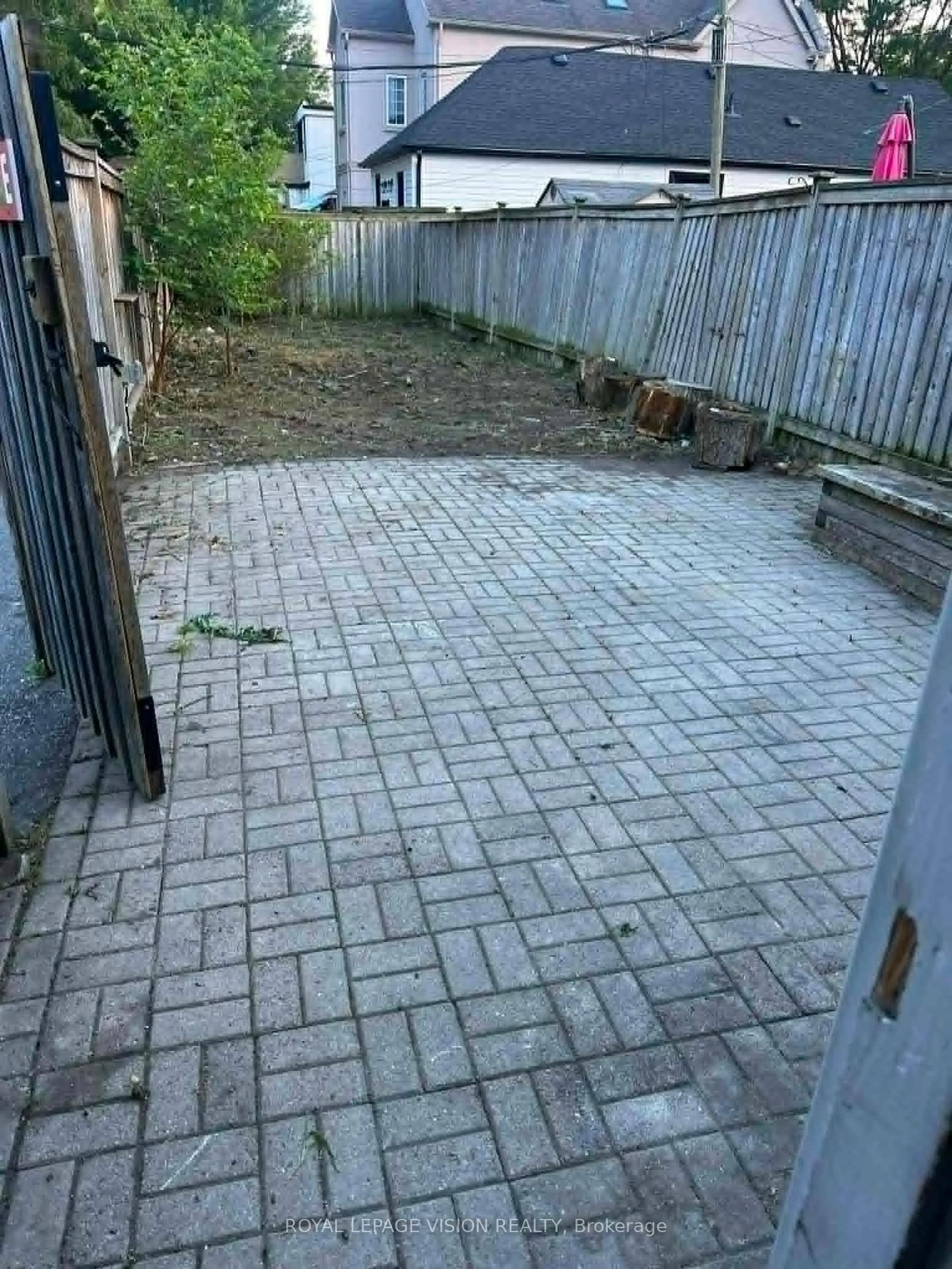 Patio, street for 43 Jillson Ave, Toronto Ontario M6S 2P3