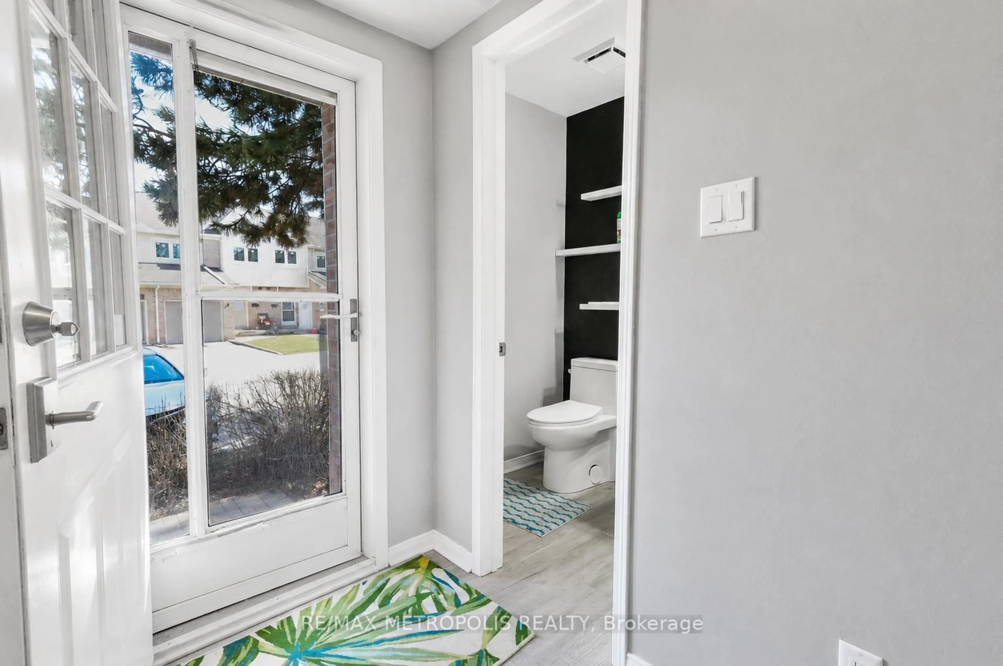 Contemporary bathroom, ceramic/tile floor for 63 Wickstead Crt, Brampton Ontario L6R 1N8