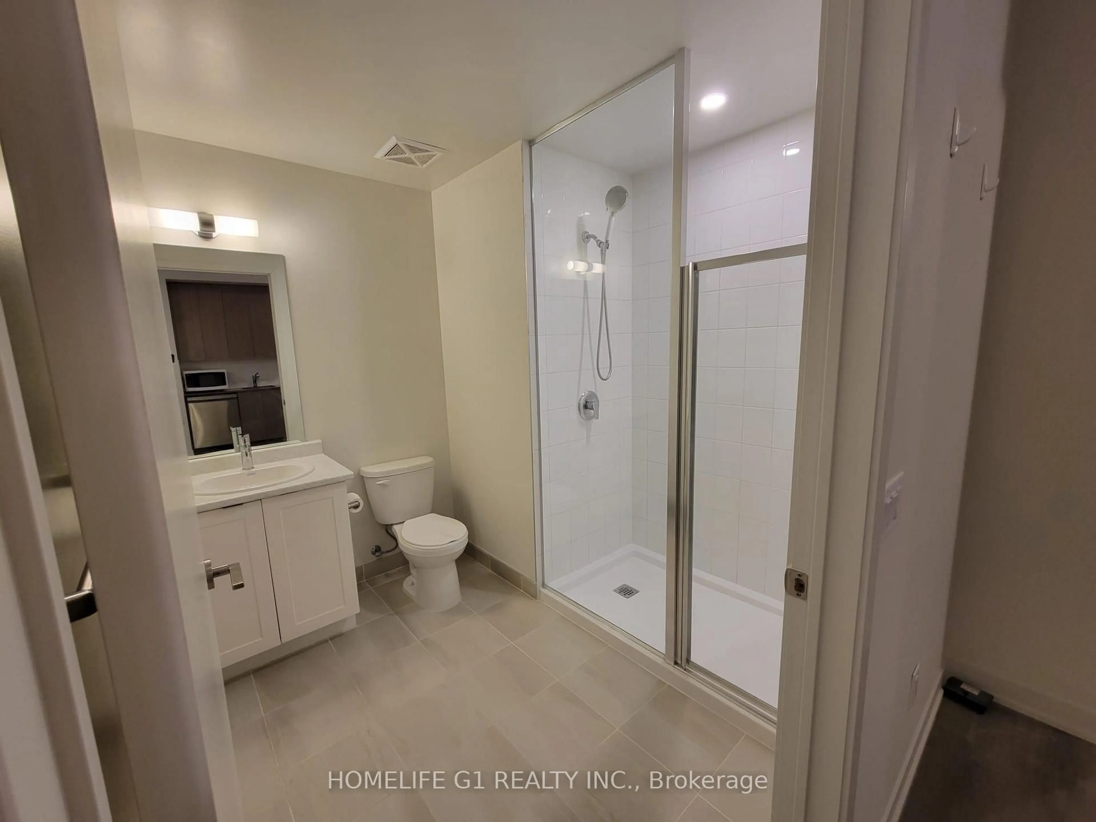 Standard bathroom, ceramic/tile floor for 62 Sky Harbour Dr #217, Brampton Ontario L6Y 6J2