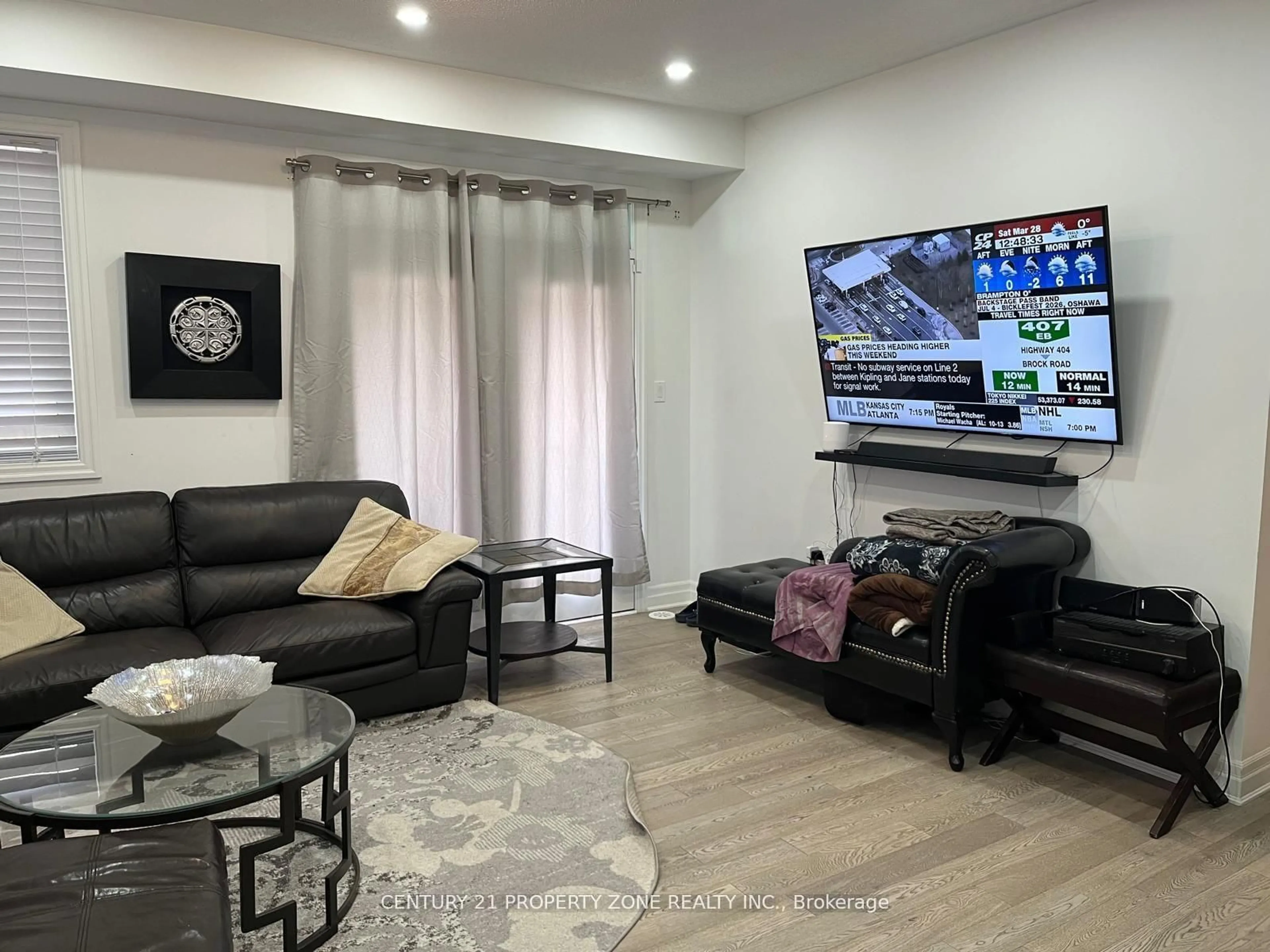 Living room with furniture, unknown for 1216 Wheat Boom Dr, Oakville Ontario L6H 7W4