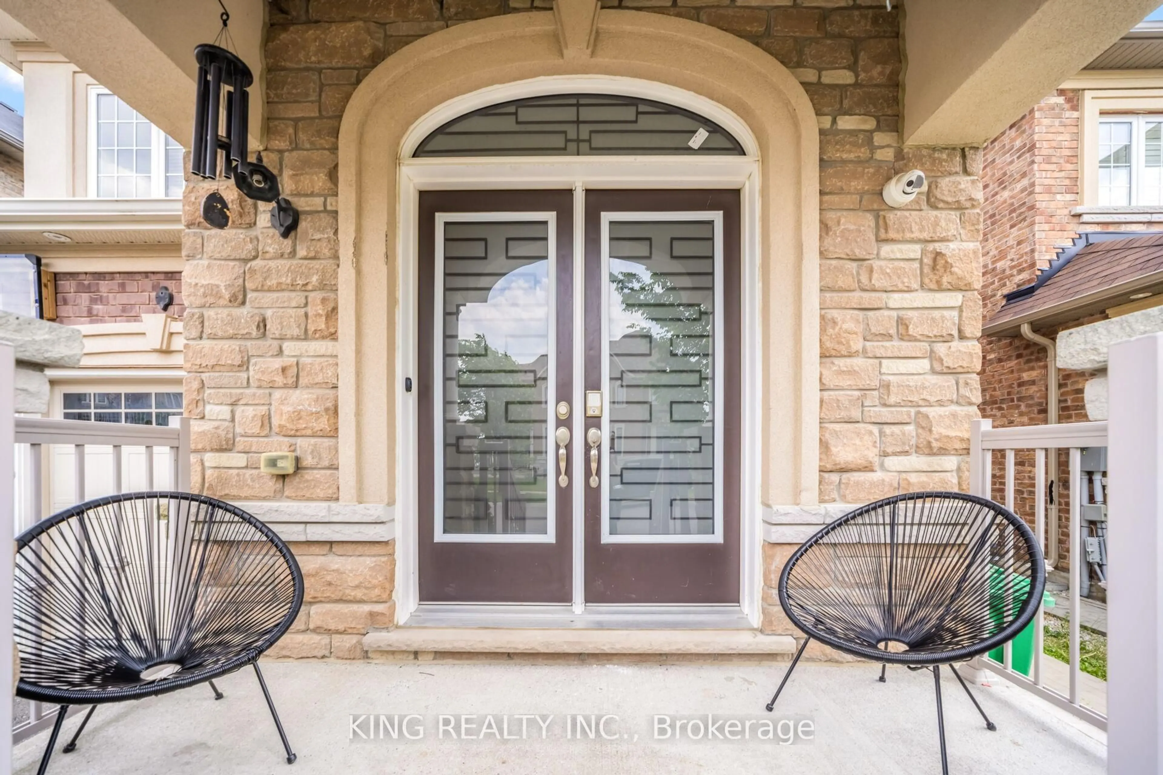 Indoor entryway for 11 Malpass St, Brampton Ontario L7A 4A3