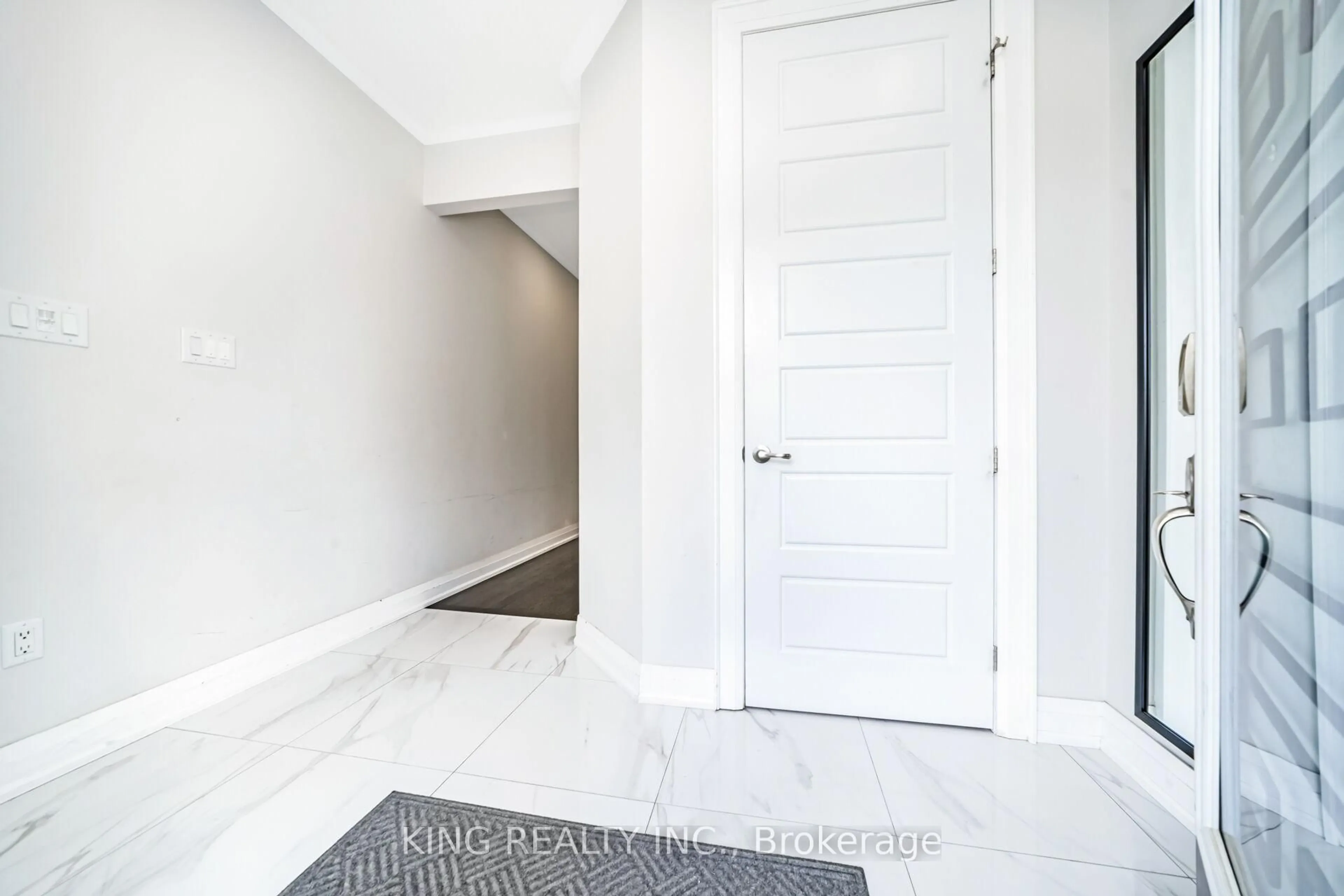 Indoor entryway for 11 Malpass St, Brampton Ontario L7A 4A3