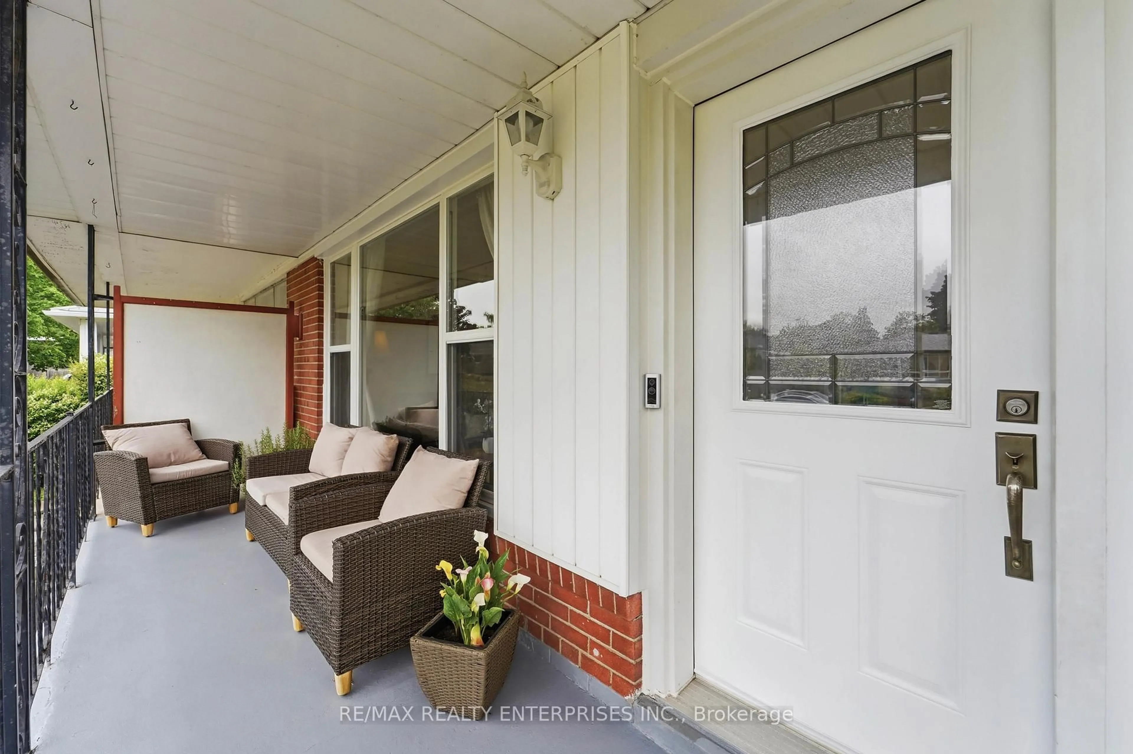 Patio, street for 2589 Lundigan Dr, Mississauga Ontario L5J 3W2