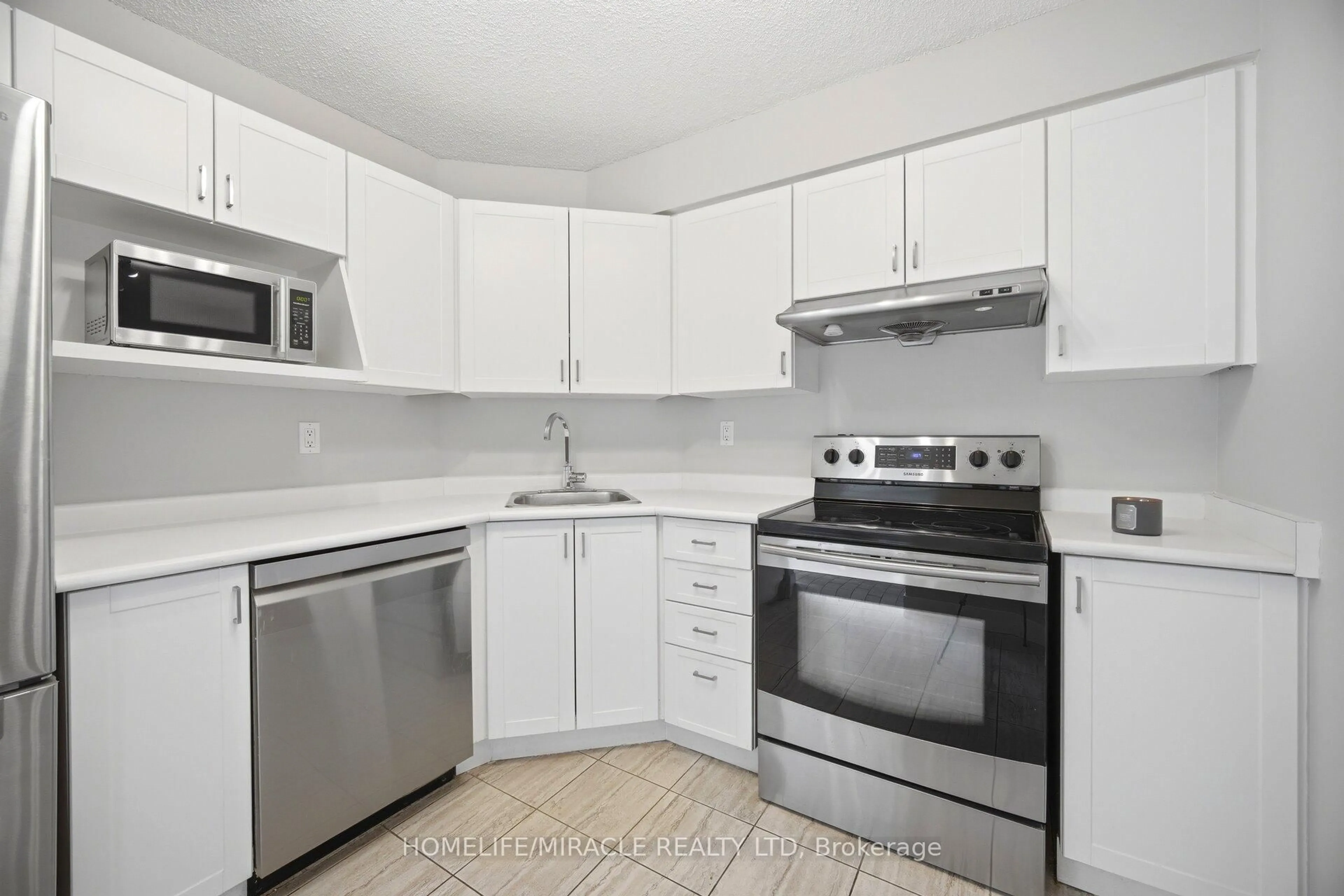 Standard kitchen, unknown for 41 Markbrook Lane #707, Toronto Ontario M9V 5E6