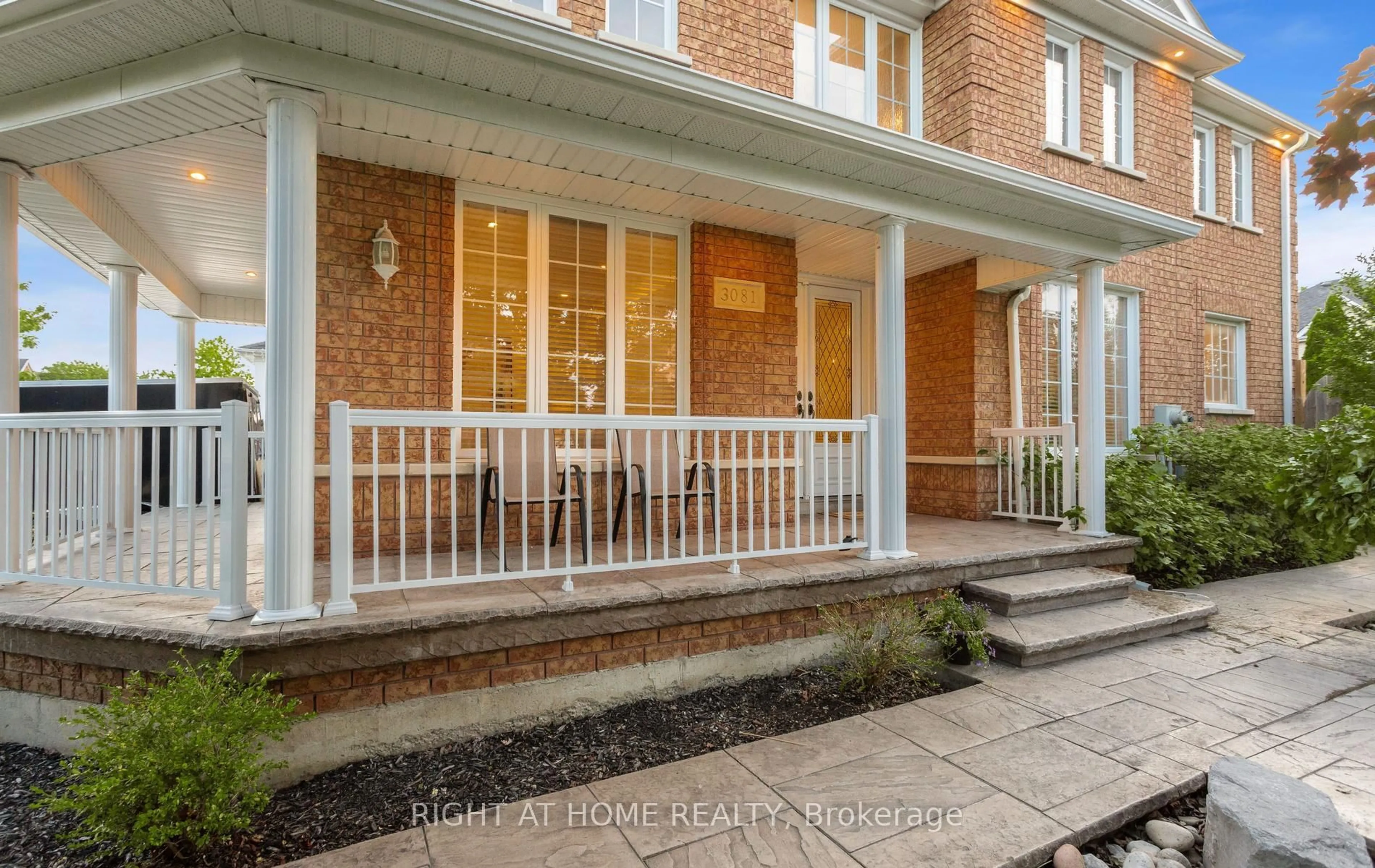 Home with brick exterior material, street for 3081 Baron Dr, Mississauga Ontario L5M 6W4