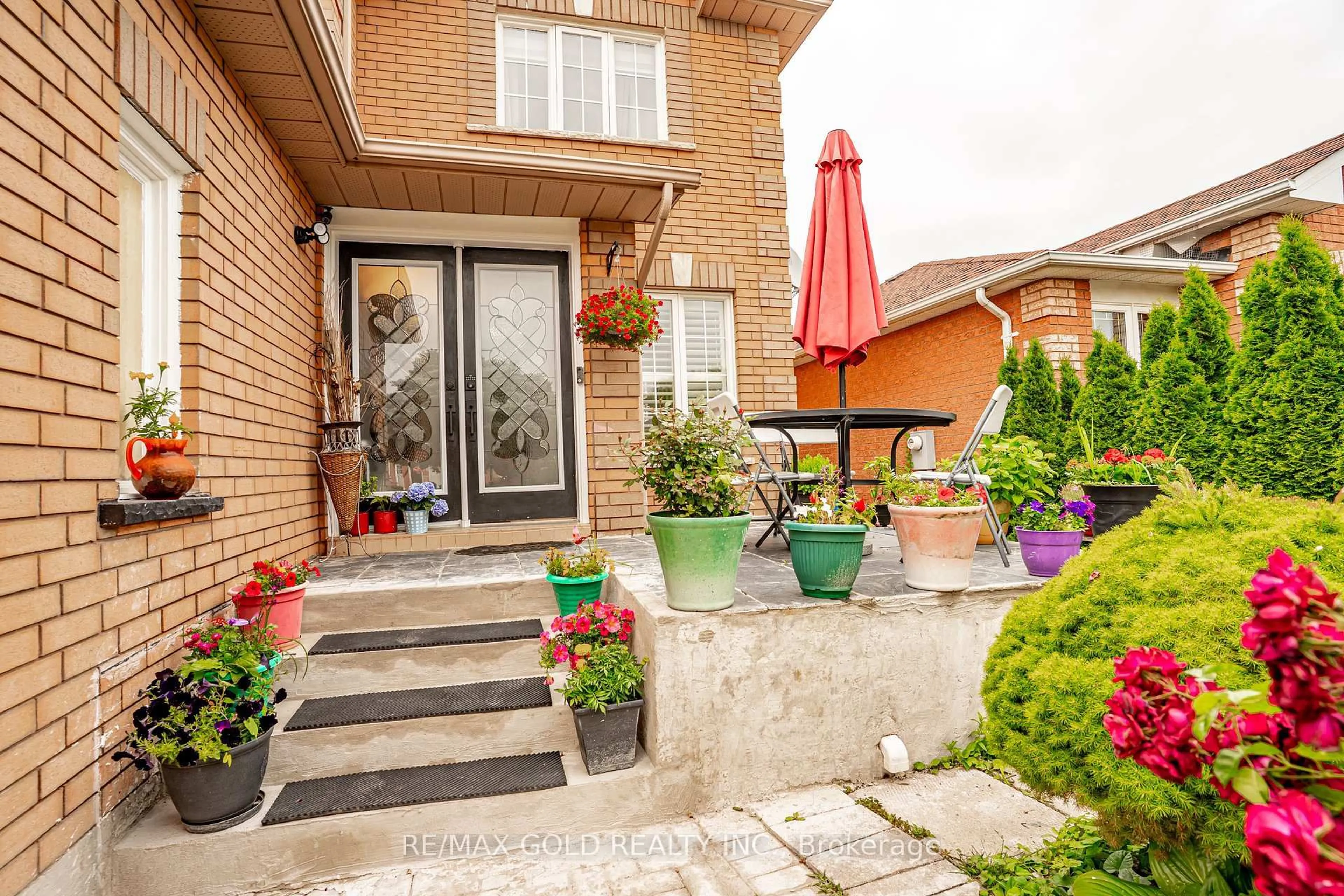 Patio, street for 31 Colleyville St, Brampton Ontario L7A 1G8