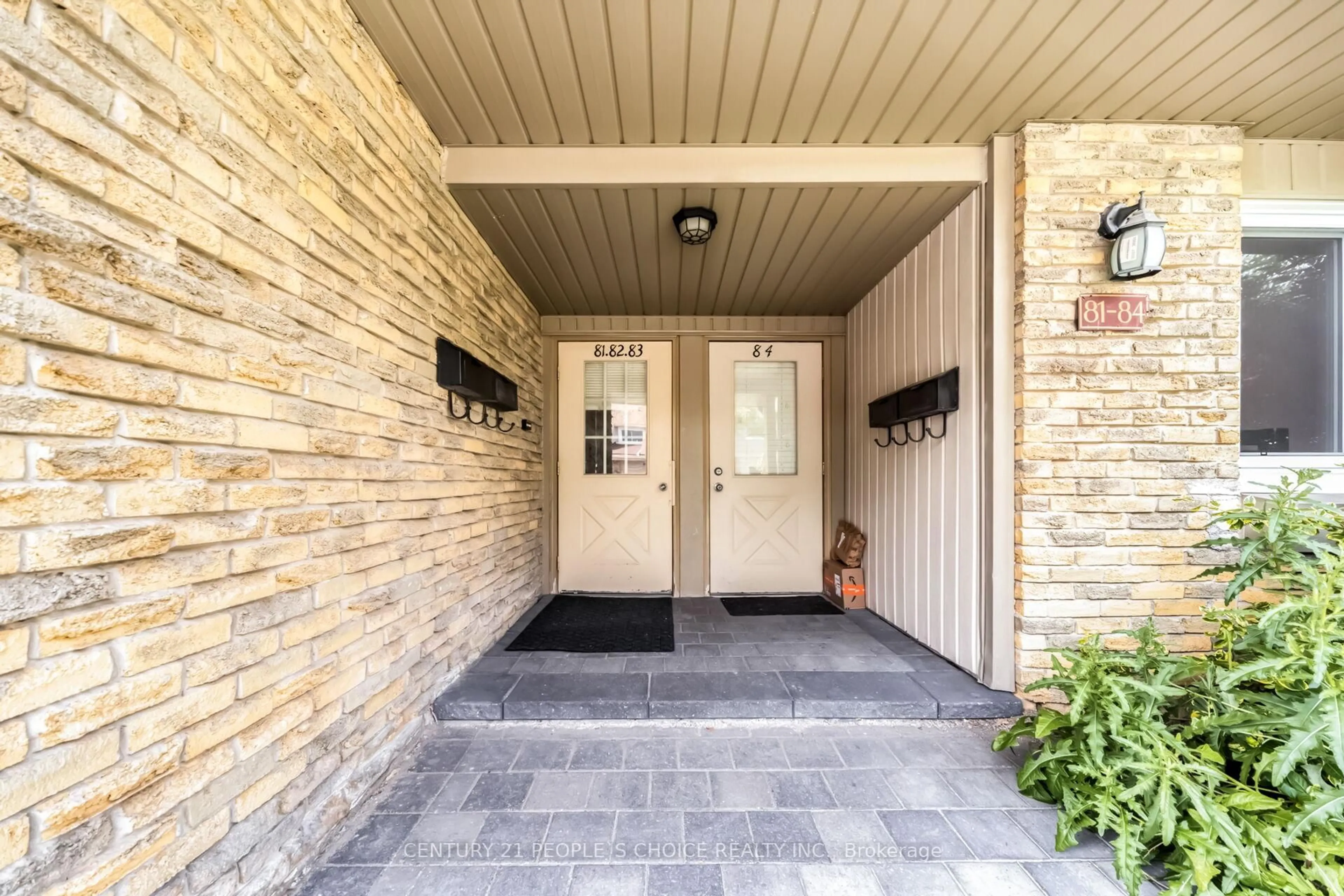 Indoor entryway for 6797 Formentera Ave #83, Mississauga Ontario L5N 2L6