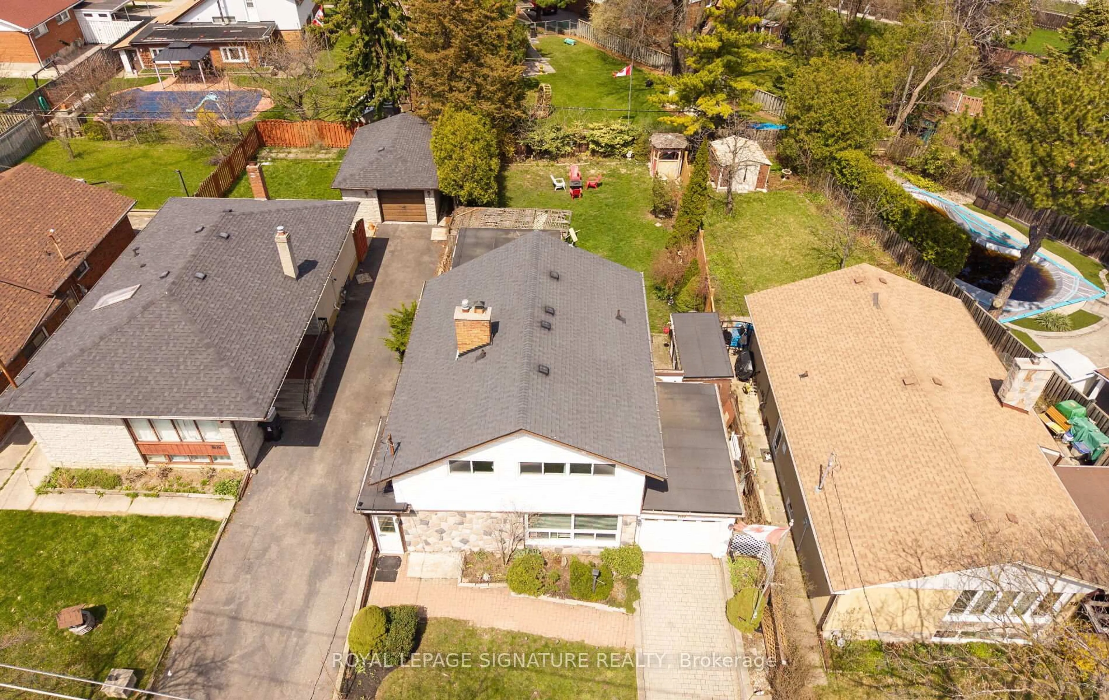 A pic from outside/outdoor area/front of a property/back of a property/a pic from drone, street for 60 Hinton Rd, Toronto Ontario M9W 2V7
