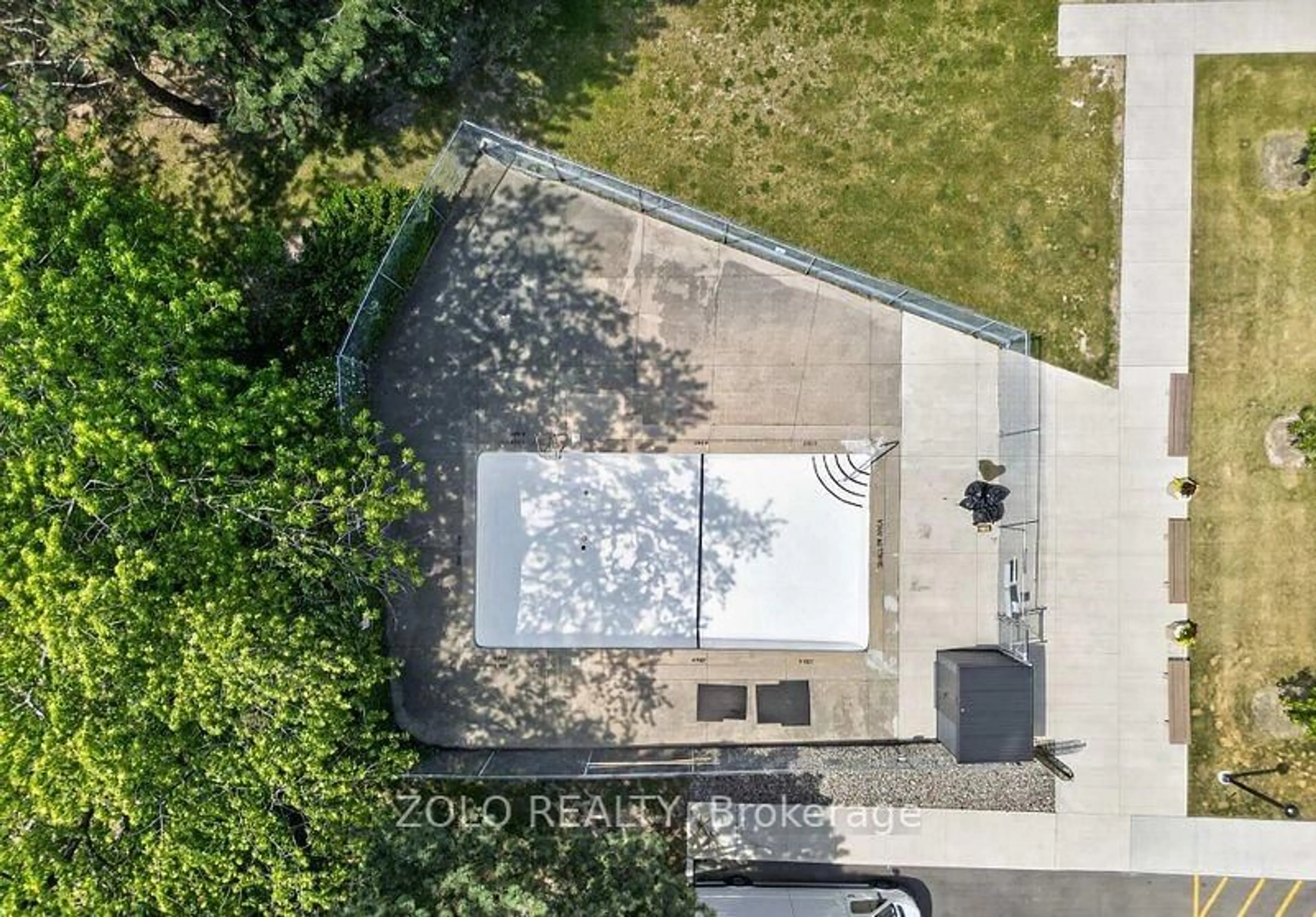 A pic from outside/outdoor area/front of a property/back of a property/a pic from drone, unknown for 3120 Kirwin Ave #1102, Mississauga Ontario L5A 3R2
