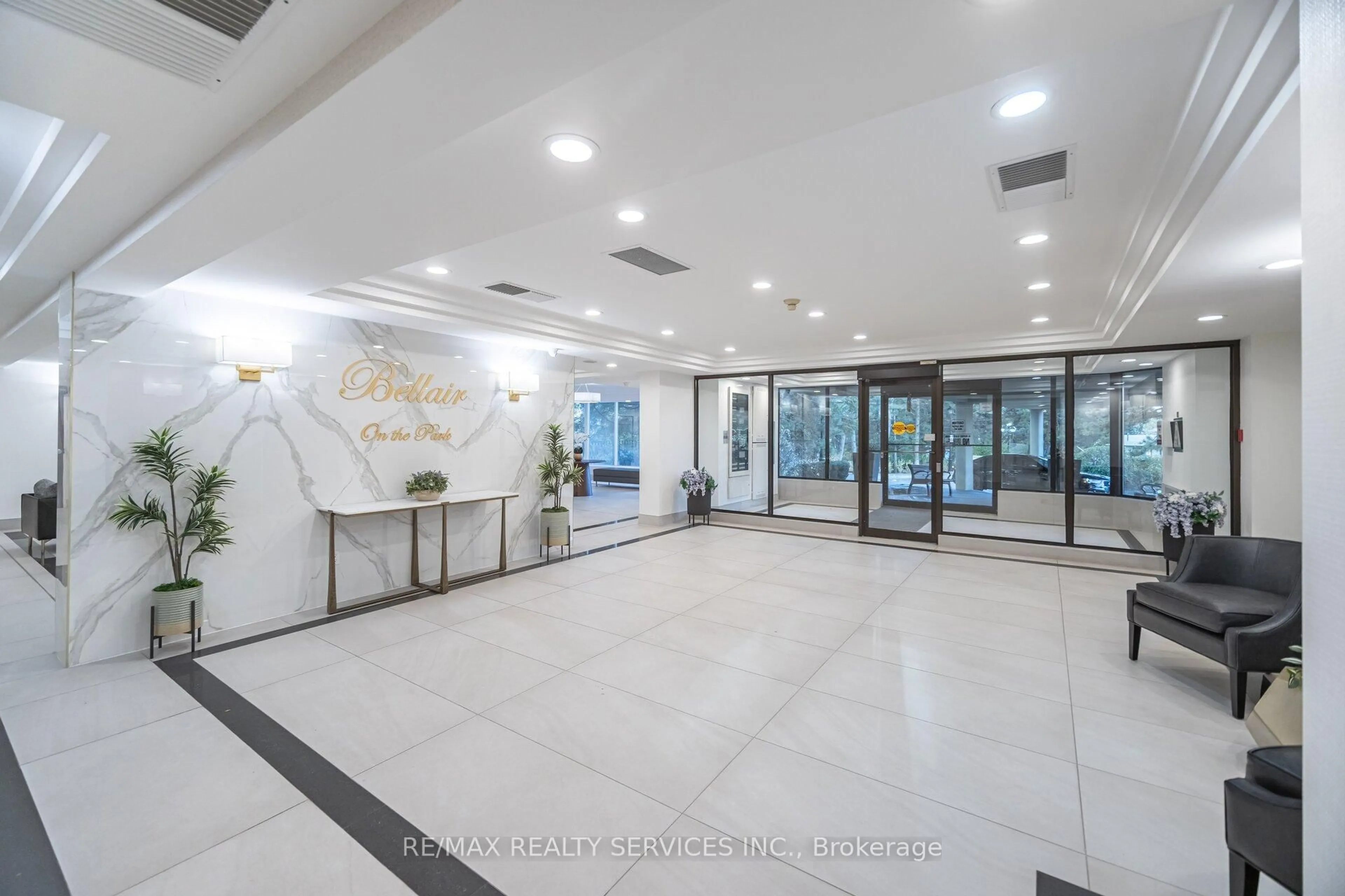 Lobby for 22 Hanover Rd #1907, Brampton Ontario L6S 5K7