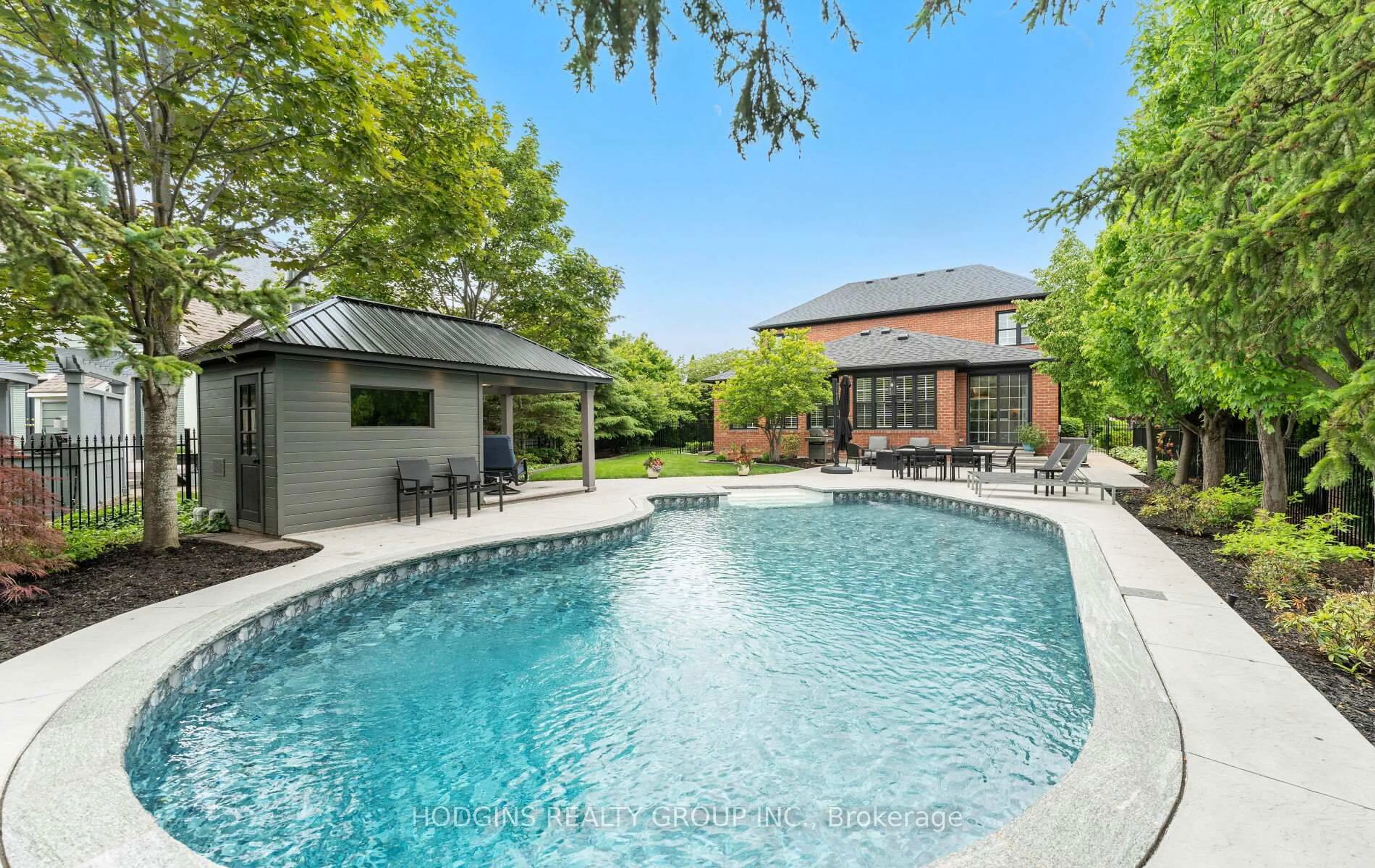 Pool for 785 Canyon St, Mississauga Ontario L5H 4M3