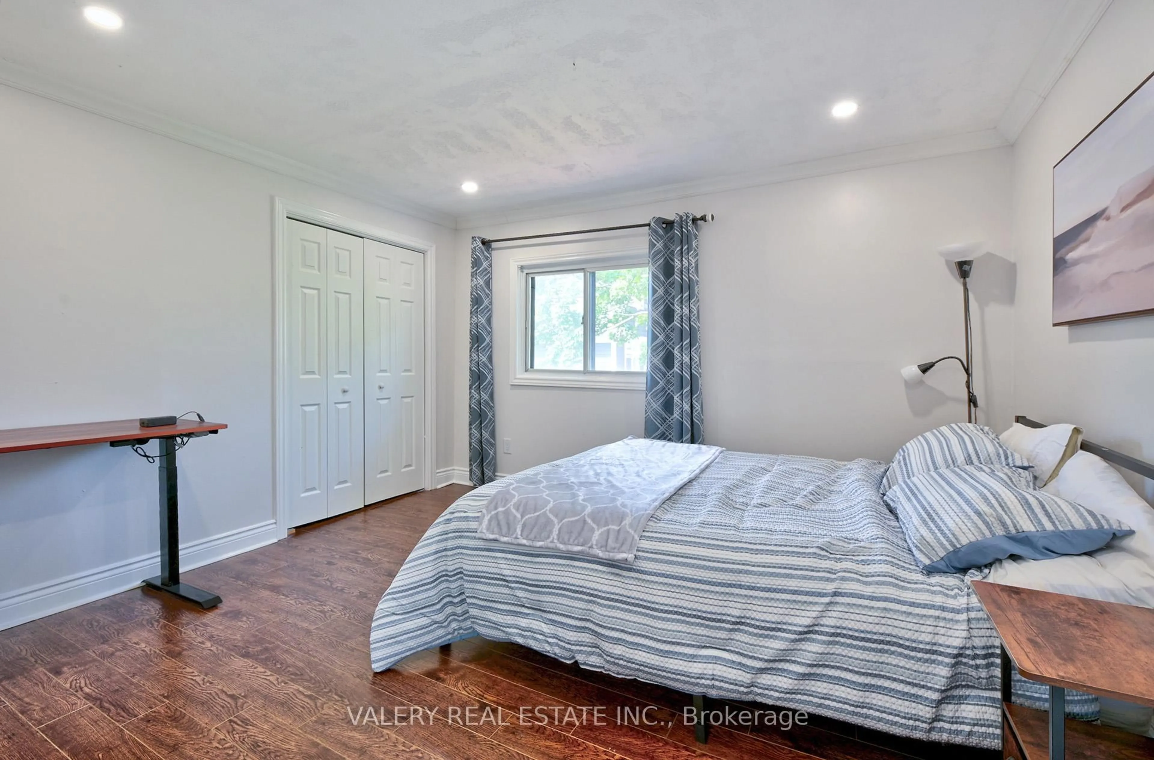 Bedroom with bed, unknown for 2314 Belyea St, Oakville Ontario L6L 1N6