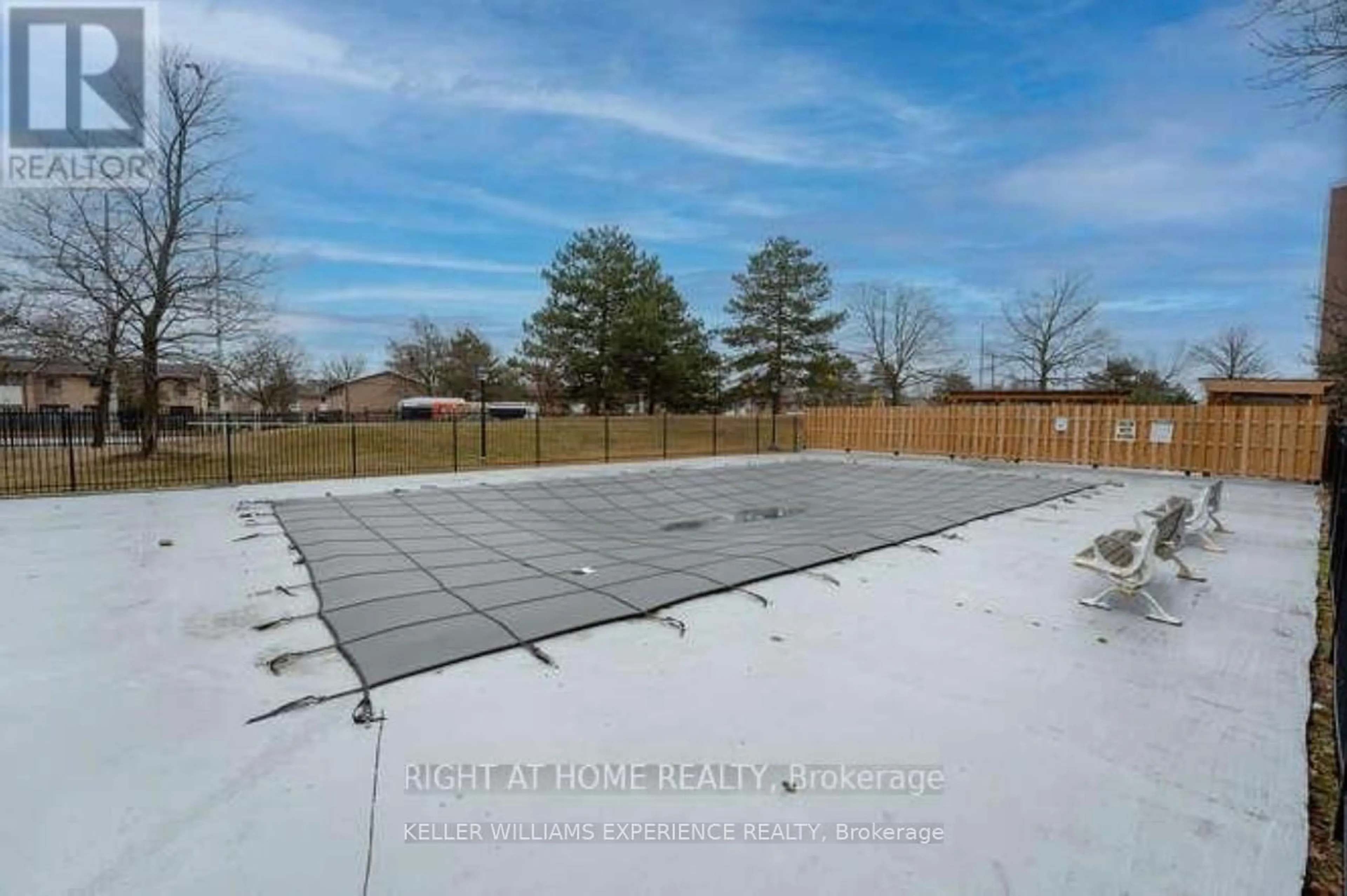 Patio, unknown for 18 Knightsbridge Rd #210, Brampton Ontario L6T 3X5