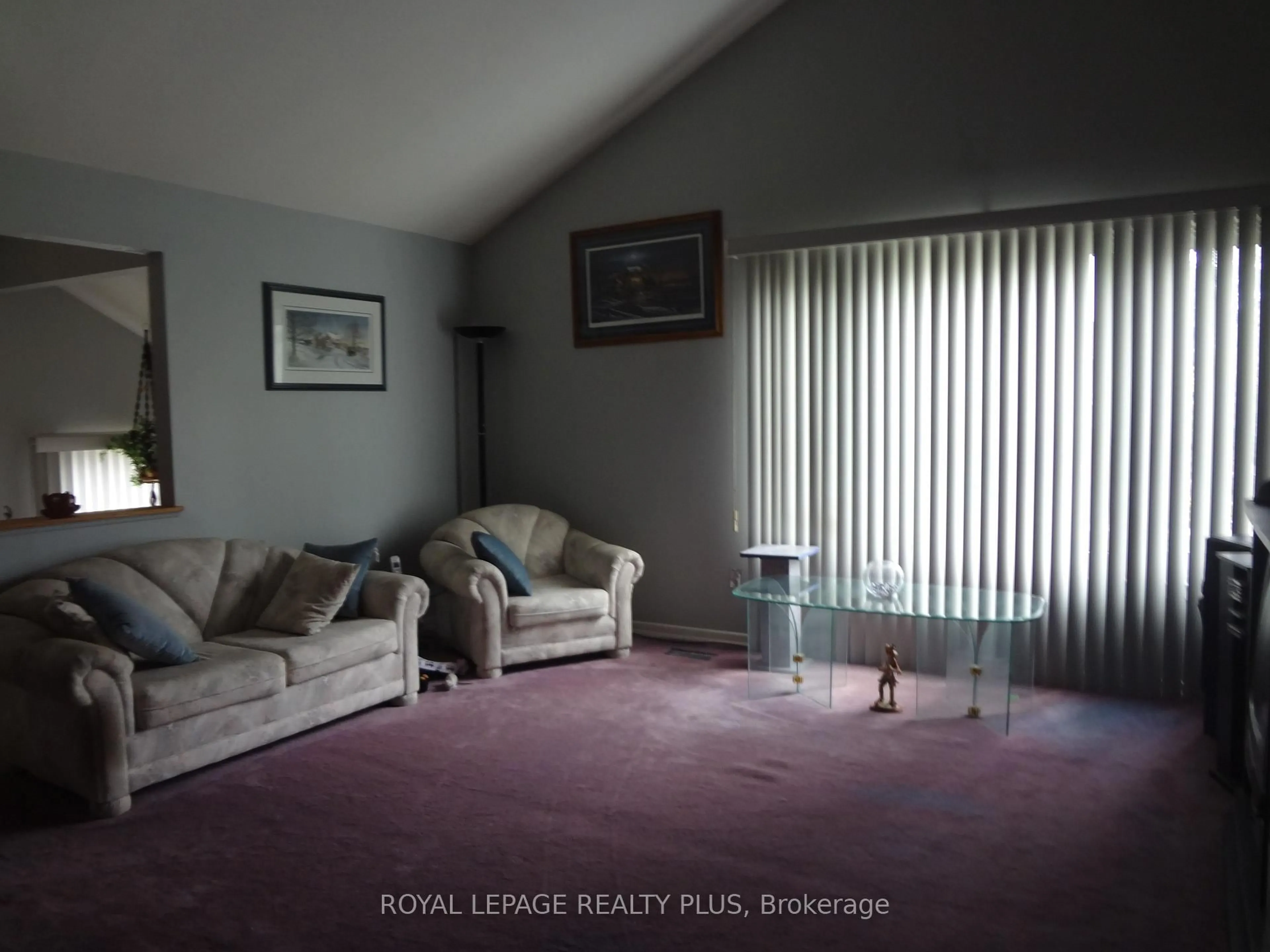A pic of a room for 4170 Treetop Cres, Mississauga Ontario L5L 2L9