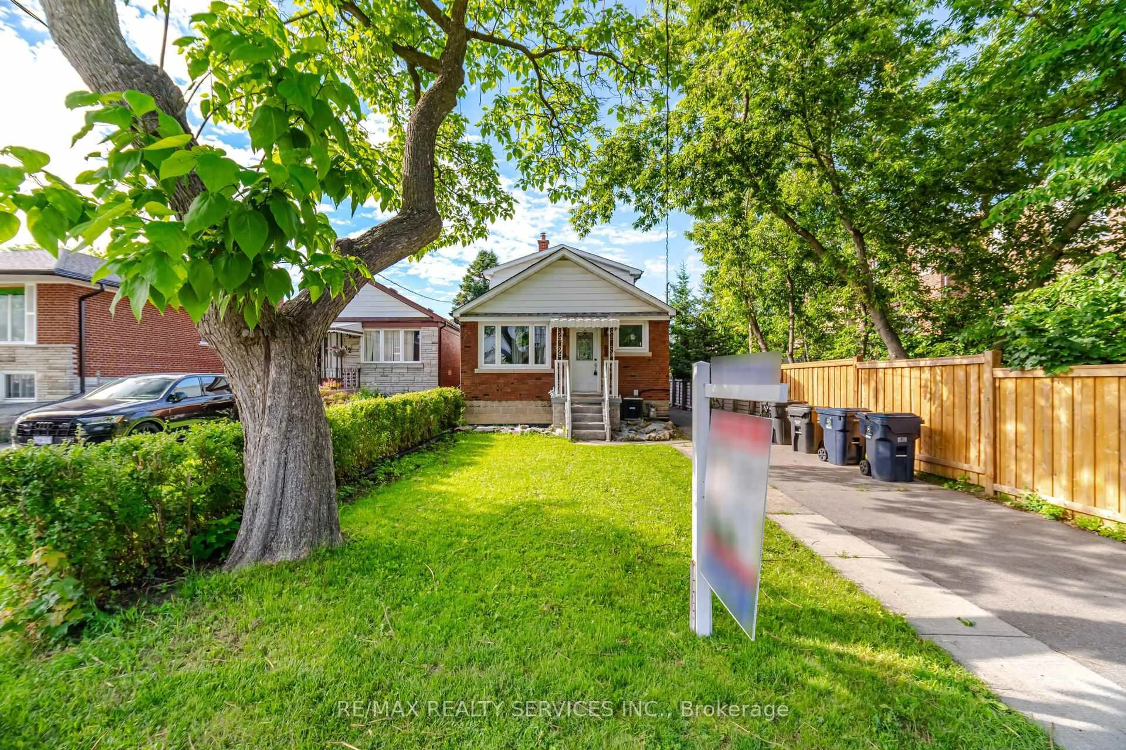 Unknown for 30 Elder Ave, Toronto Ontario M8W 1S4