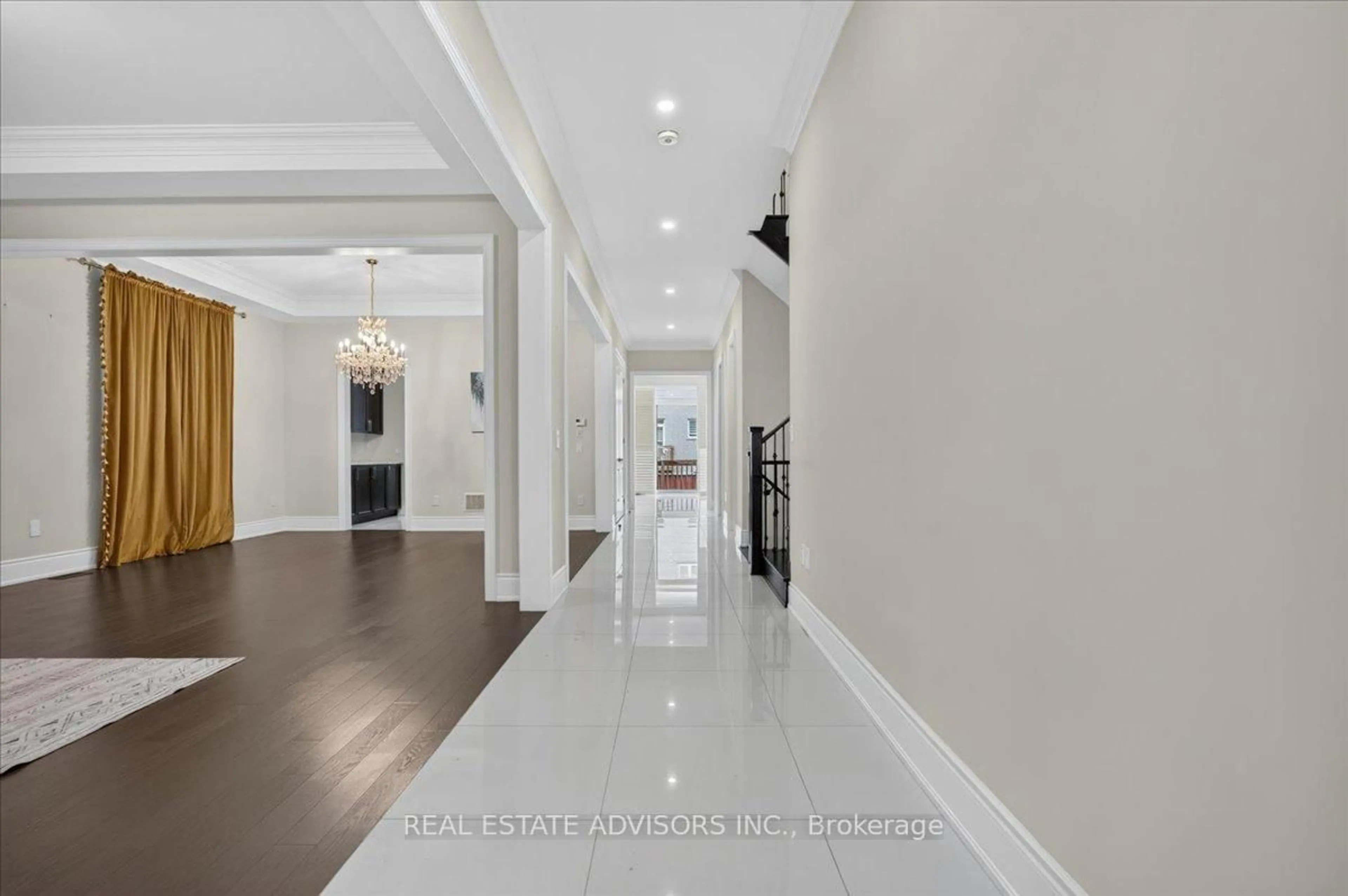 Indoor entryway for 52 Daisy Meadow Cres, Caledon Ontario L7C 4G3
